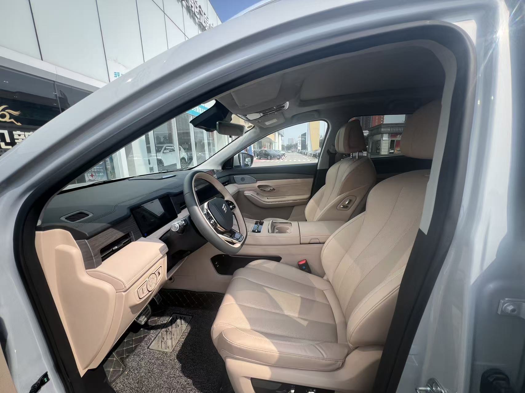 Jetour L9 2025 immagine di auto #4
