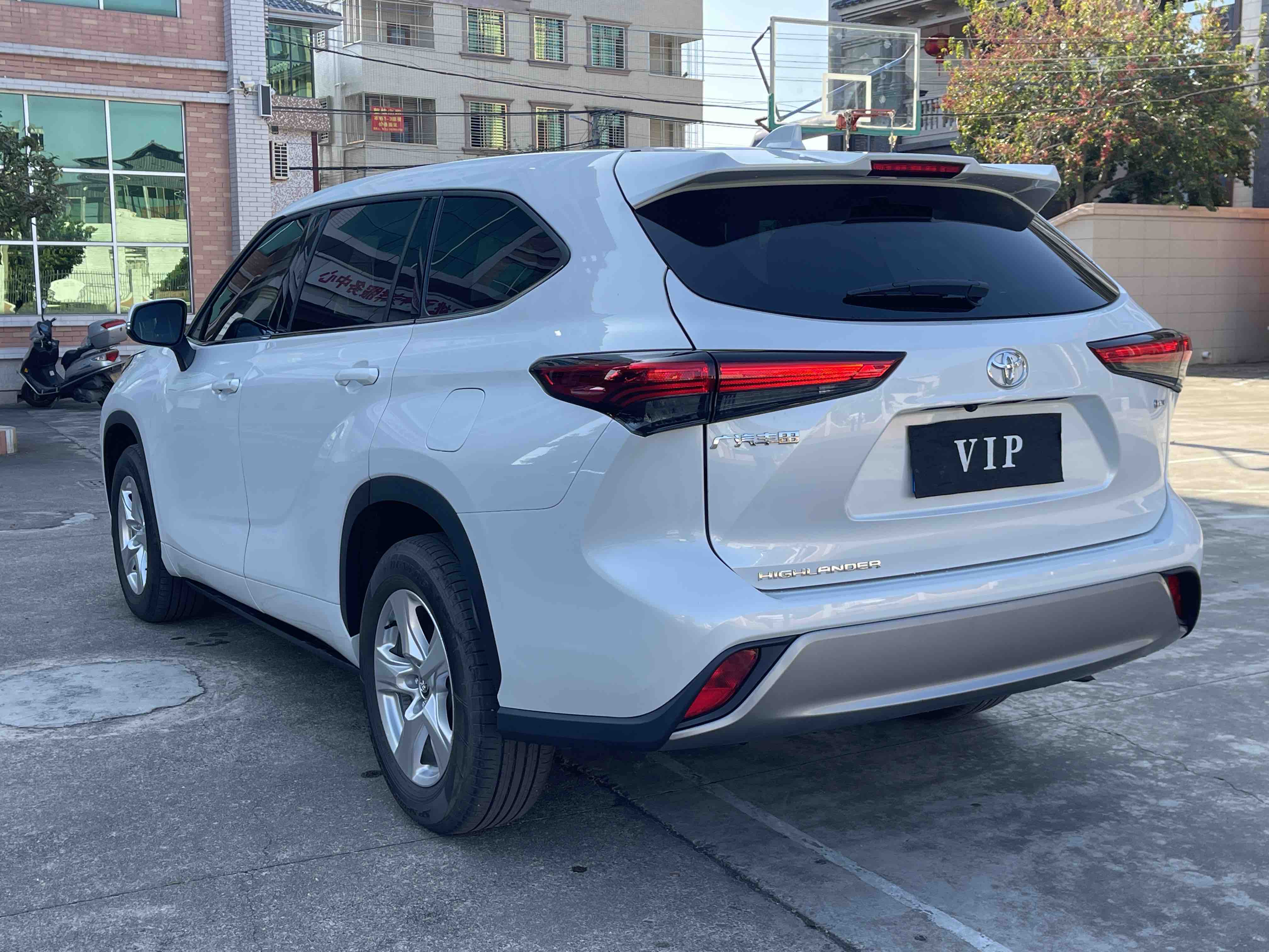Toyota Highlander 2025 car image #4