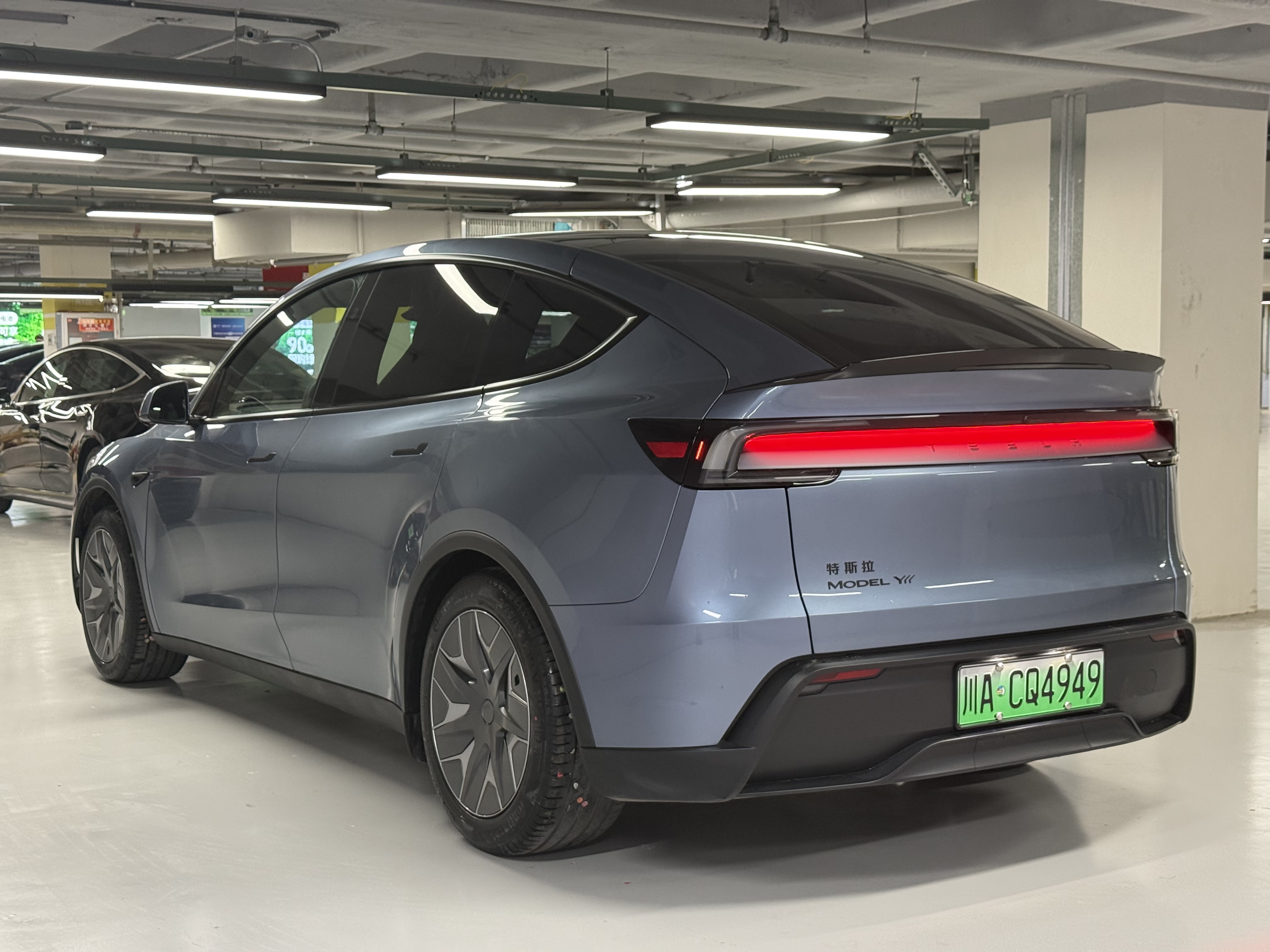 特斯拉 Model Y L 2025 汽车图片 #4