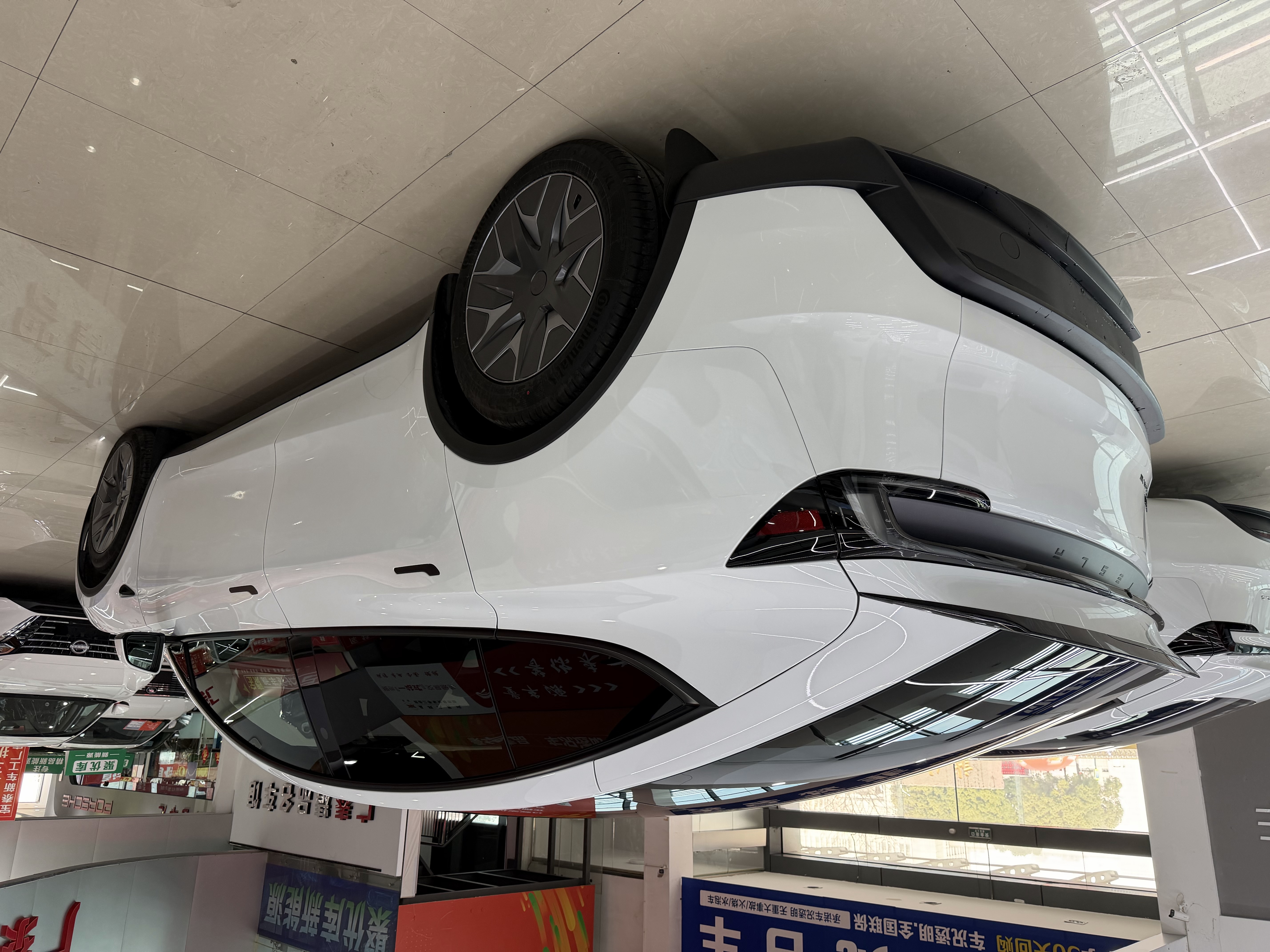 特斯拉 Model Y L 2026 汽车图片 #4