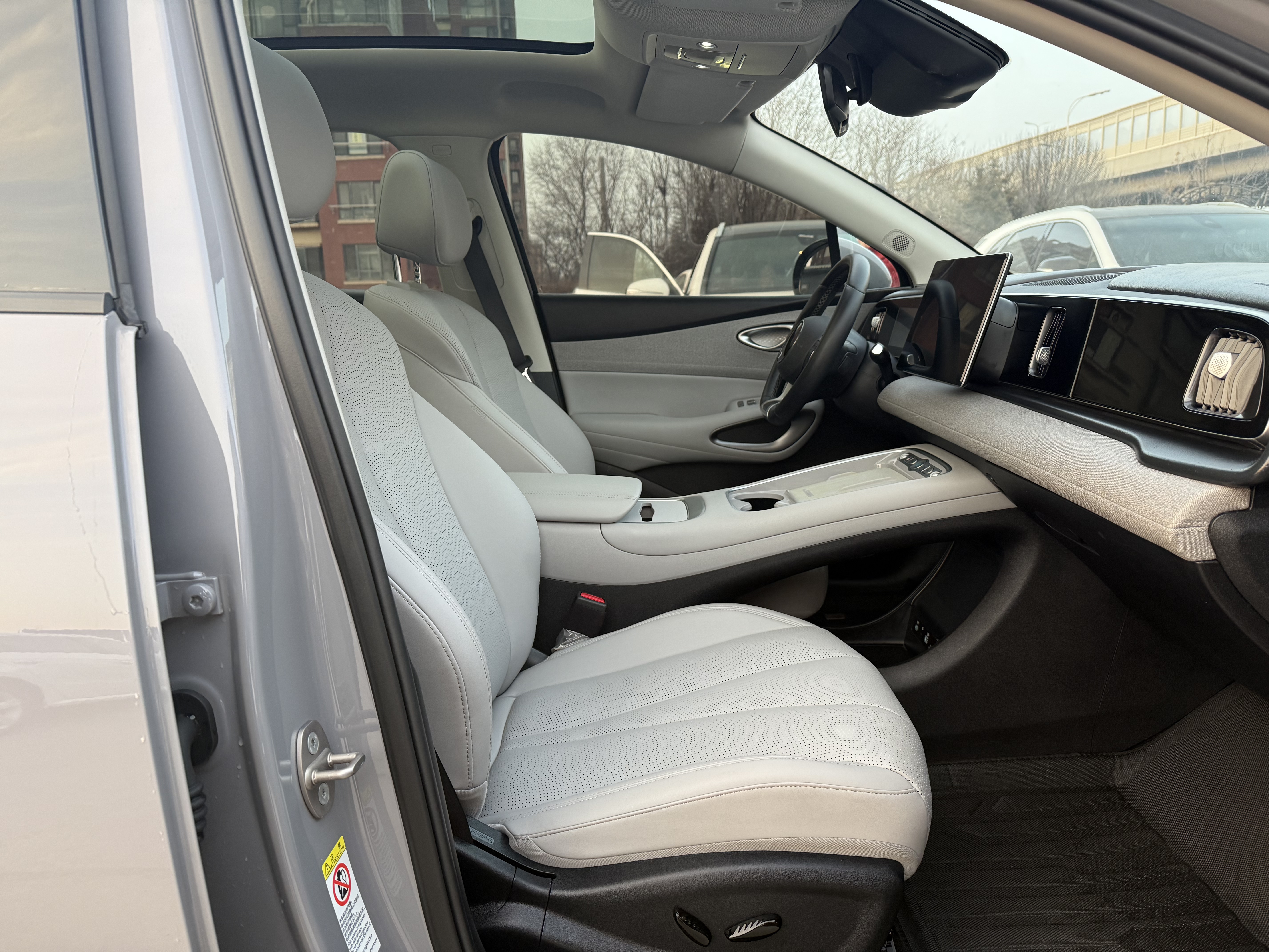 BYD Sea Lion 05 EV 2025 car image #4