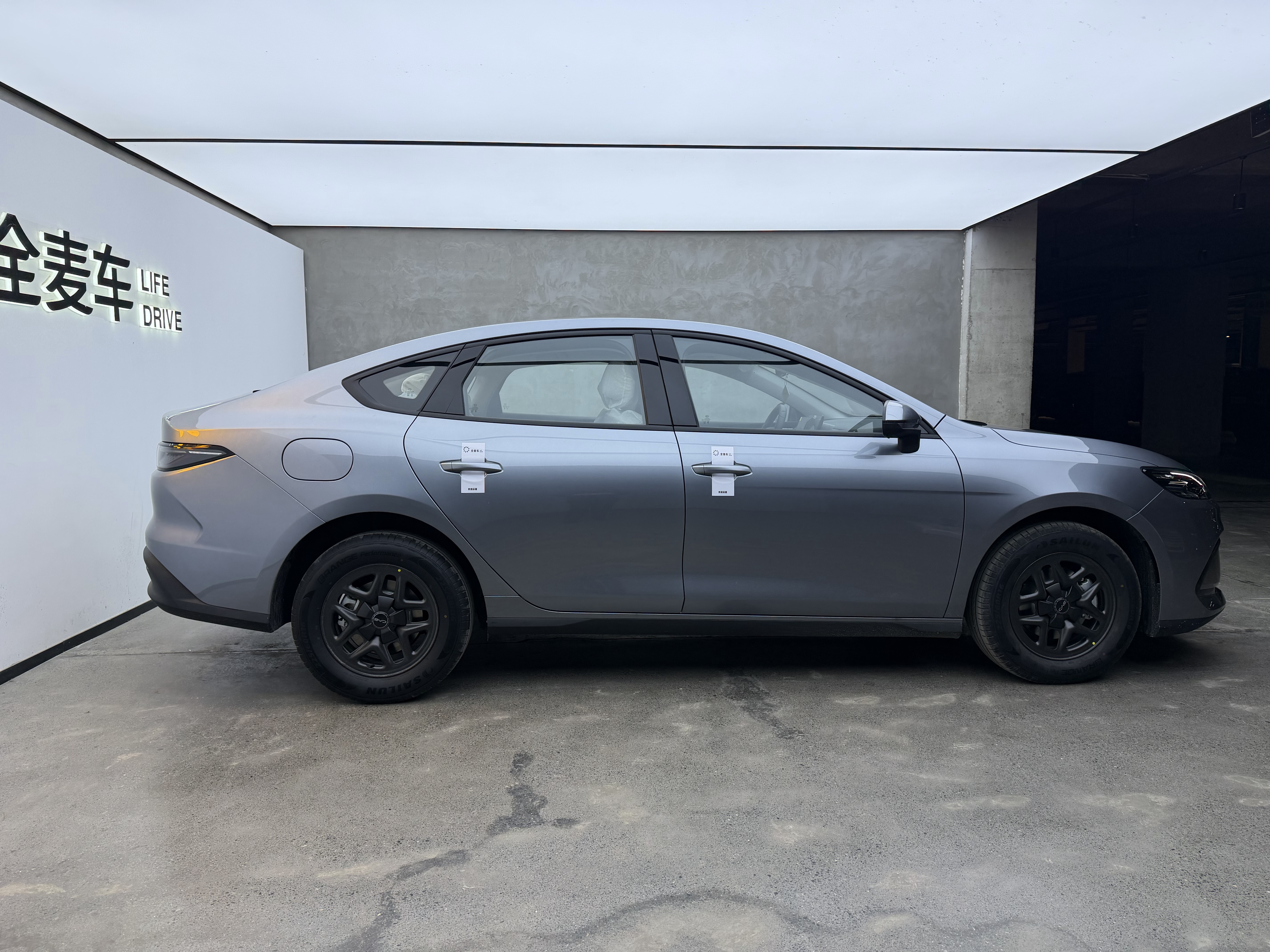 BYD Seal 05 DM-i 2025 car image #4