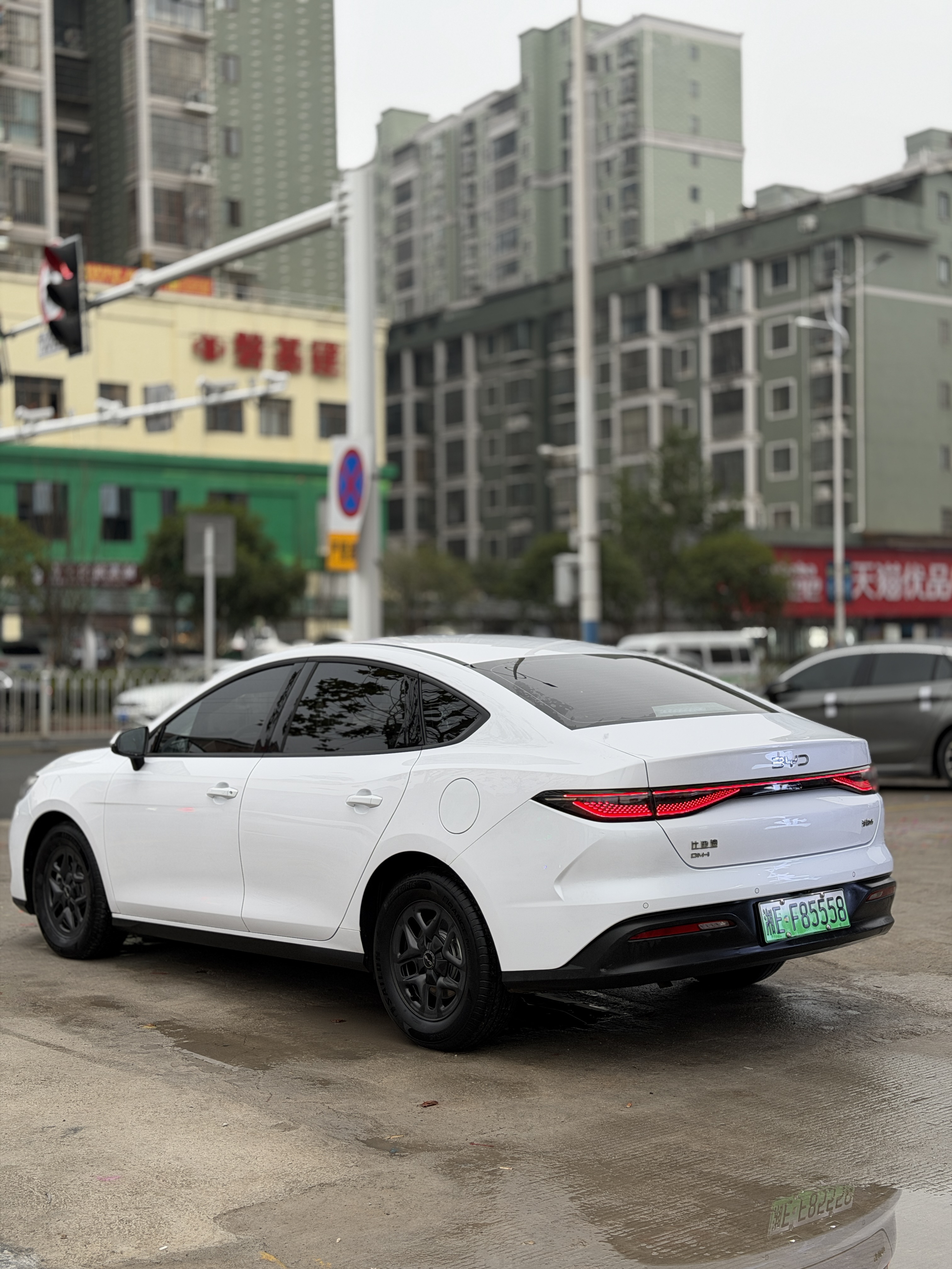 BYD Seal 05 DM-i 2025 car image #4