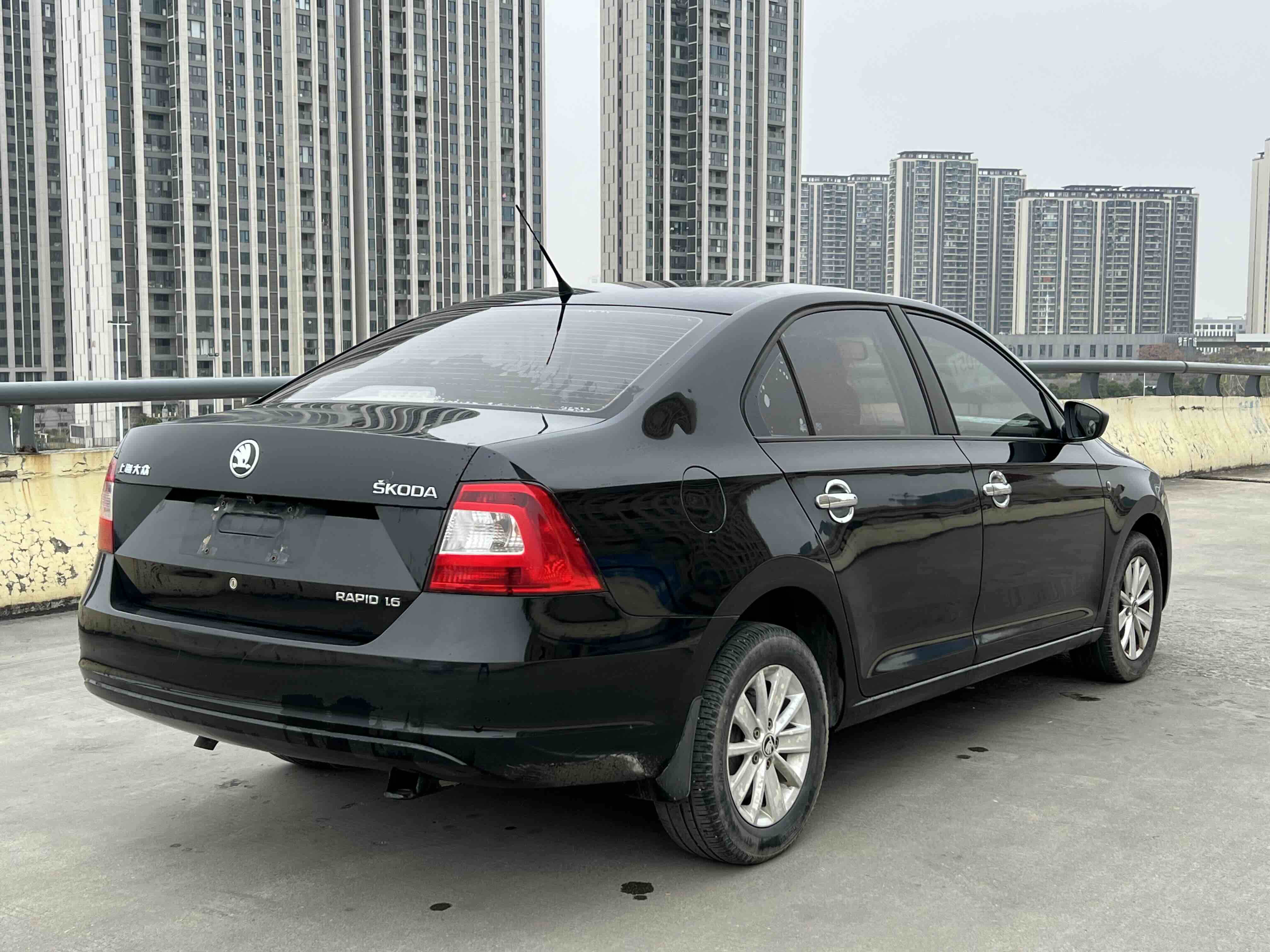 Skoda Rapid 2014 #4 Skoda Rapid 2014 car image #4