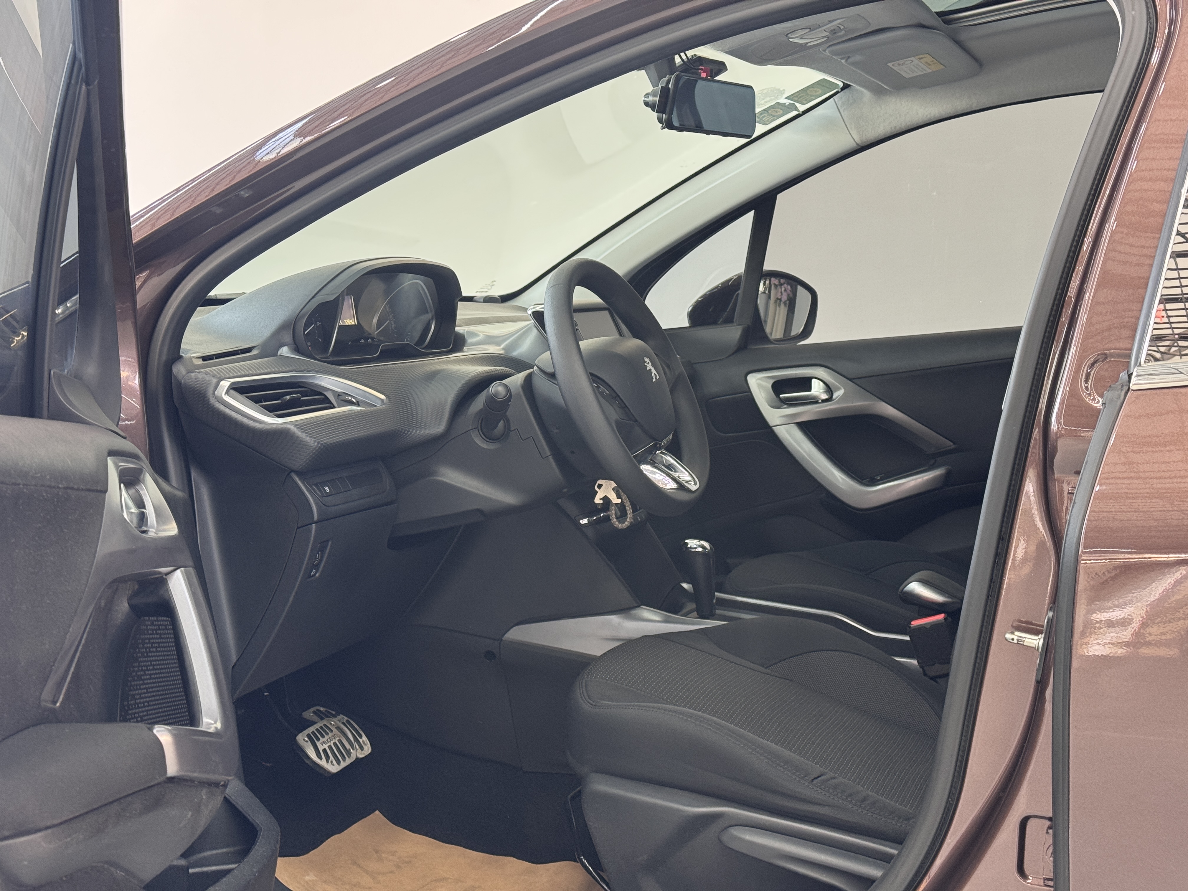 Peugeot 2008 2014 car image #4