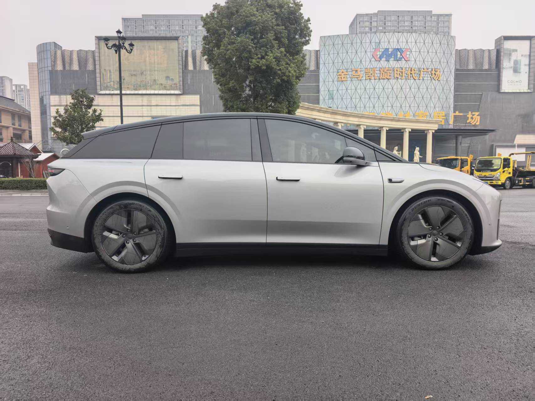 Li 2025 car image #4