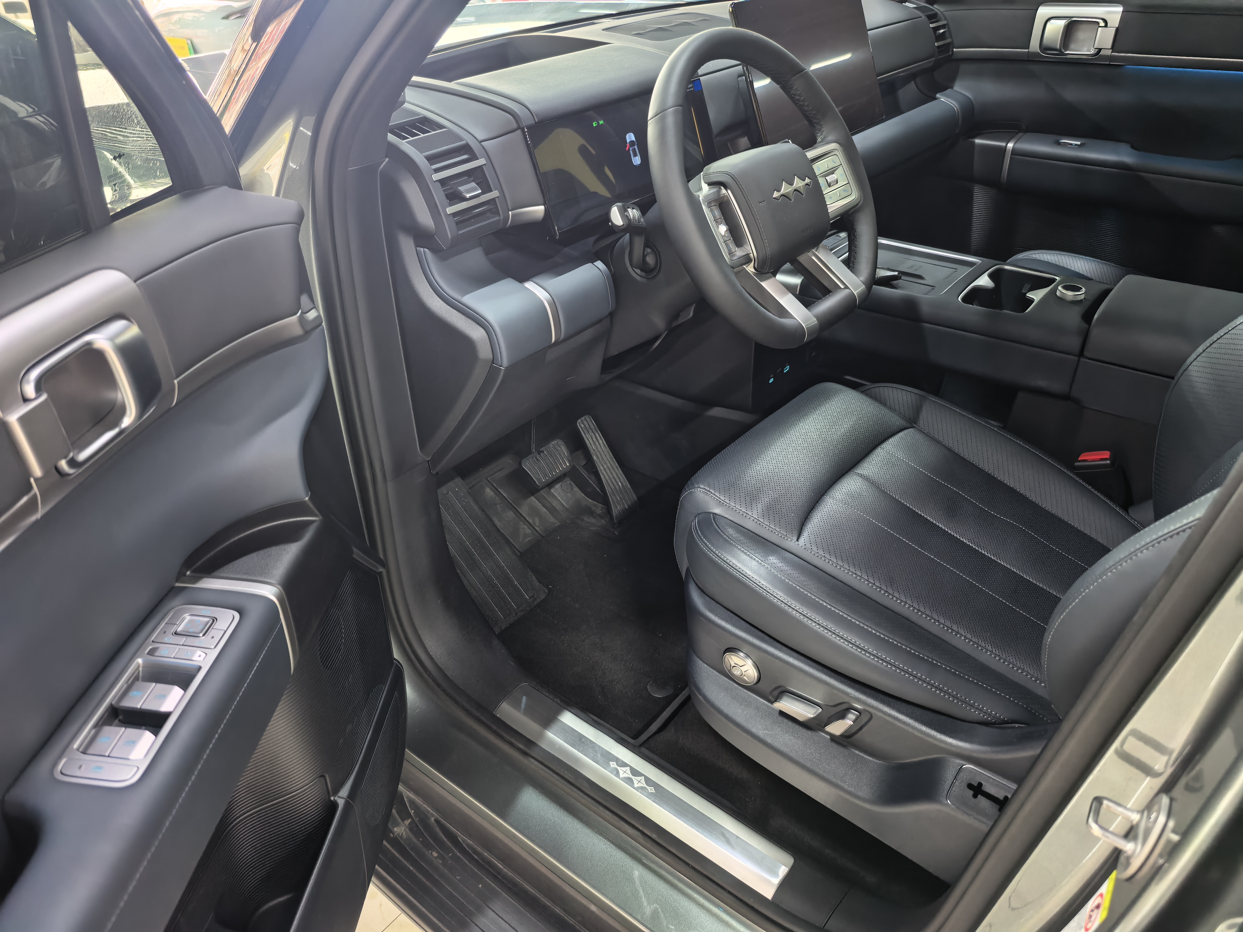 FangChengBao Tiger 7 2025 car image #4