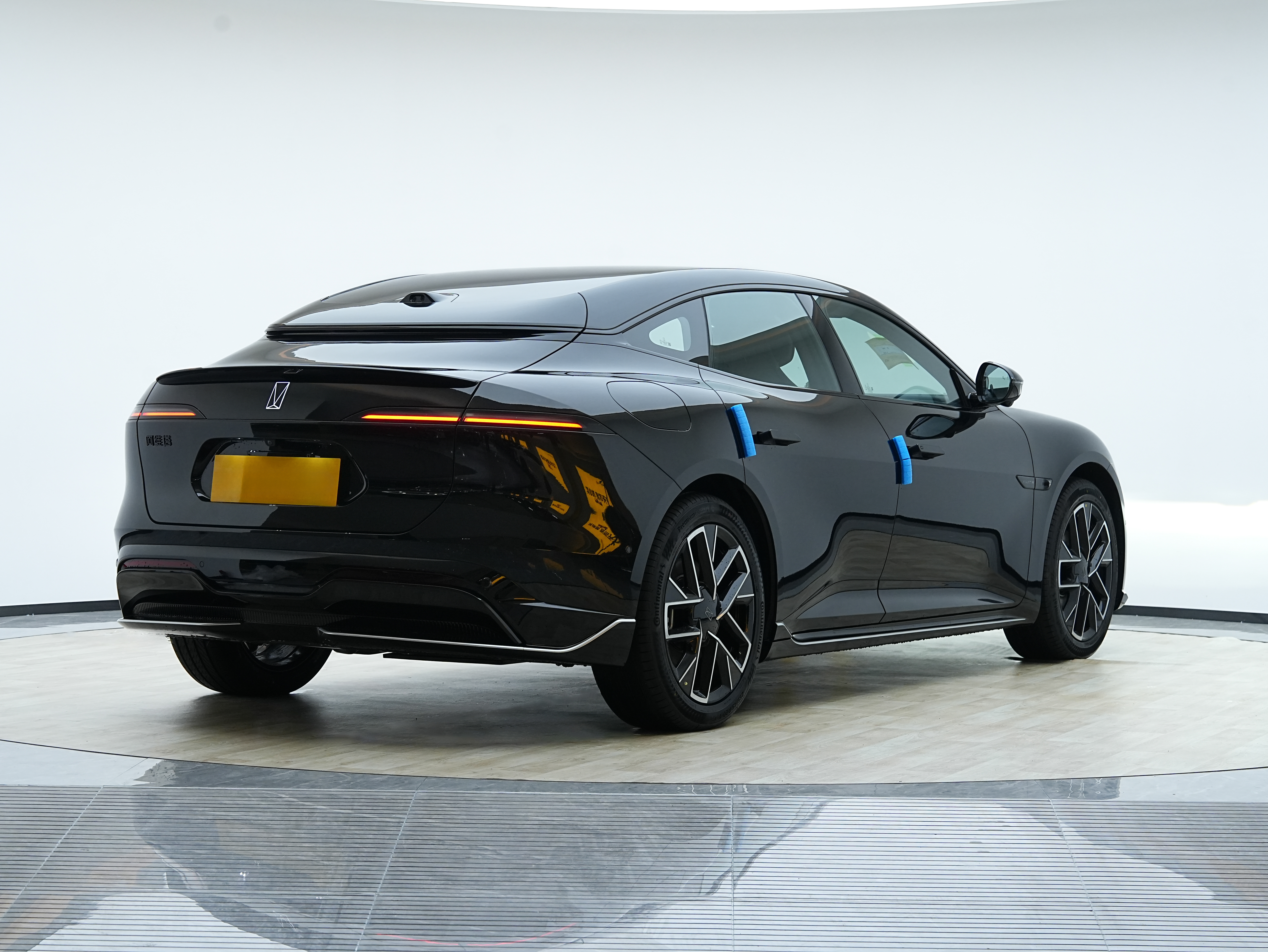 Avatr 06 2026 car image #4