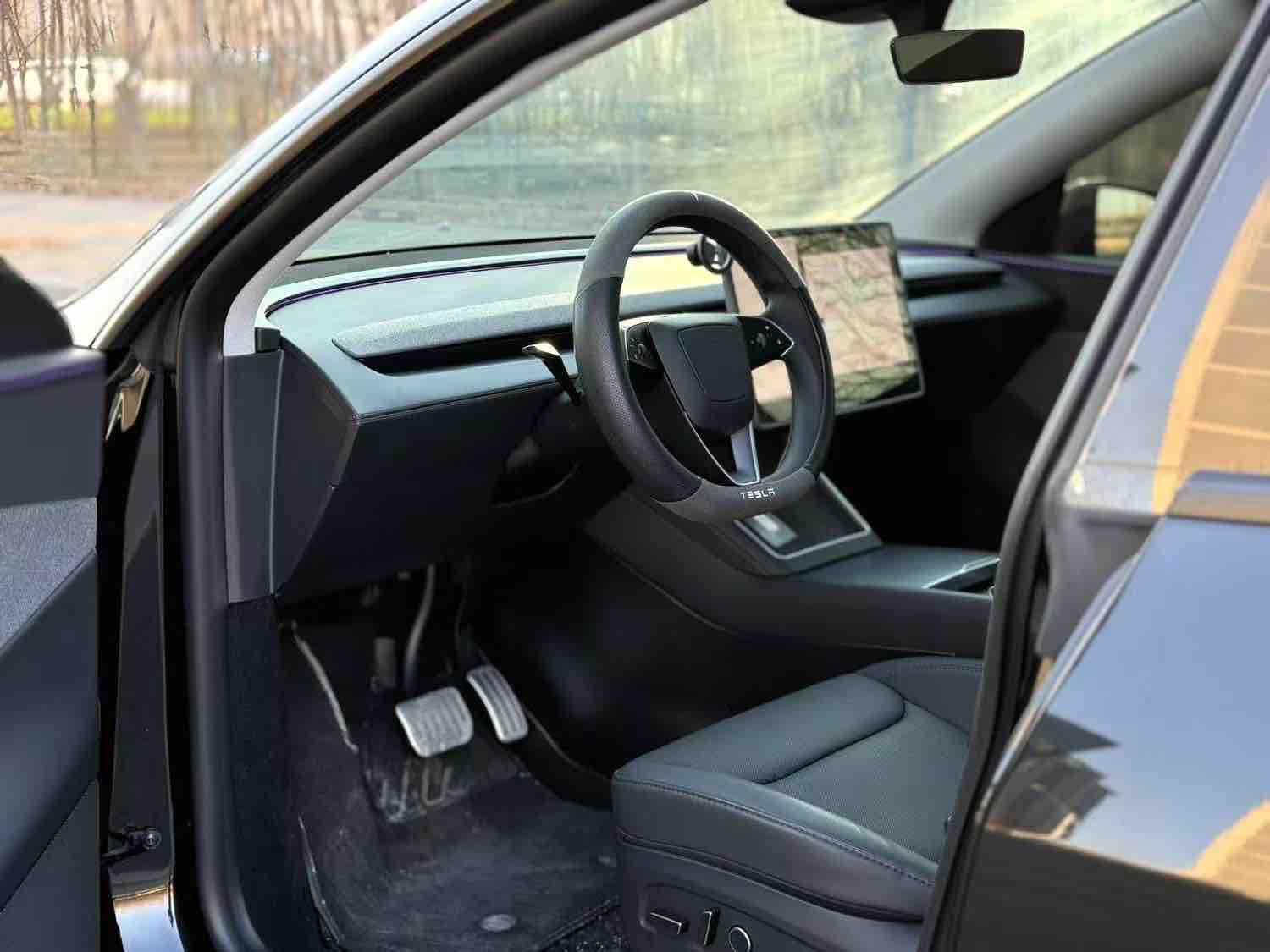 Tesla Model Y 2026 car image #4