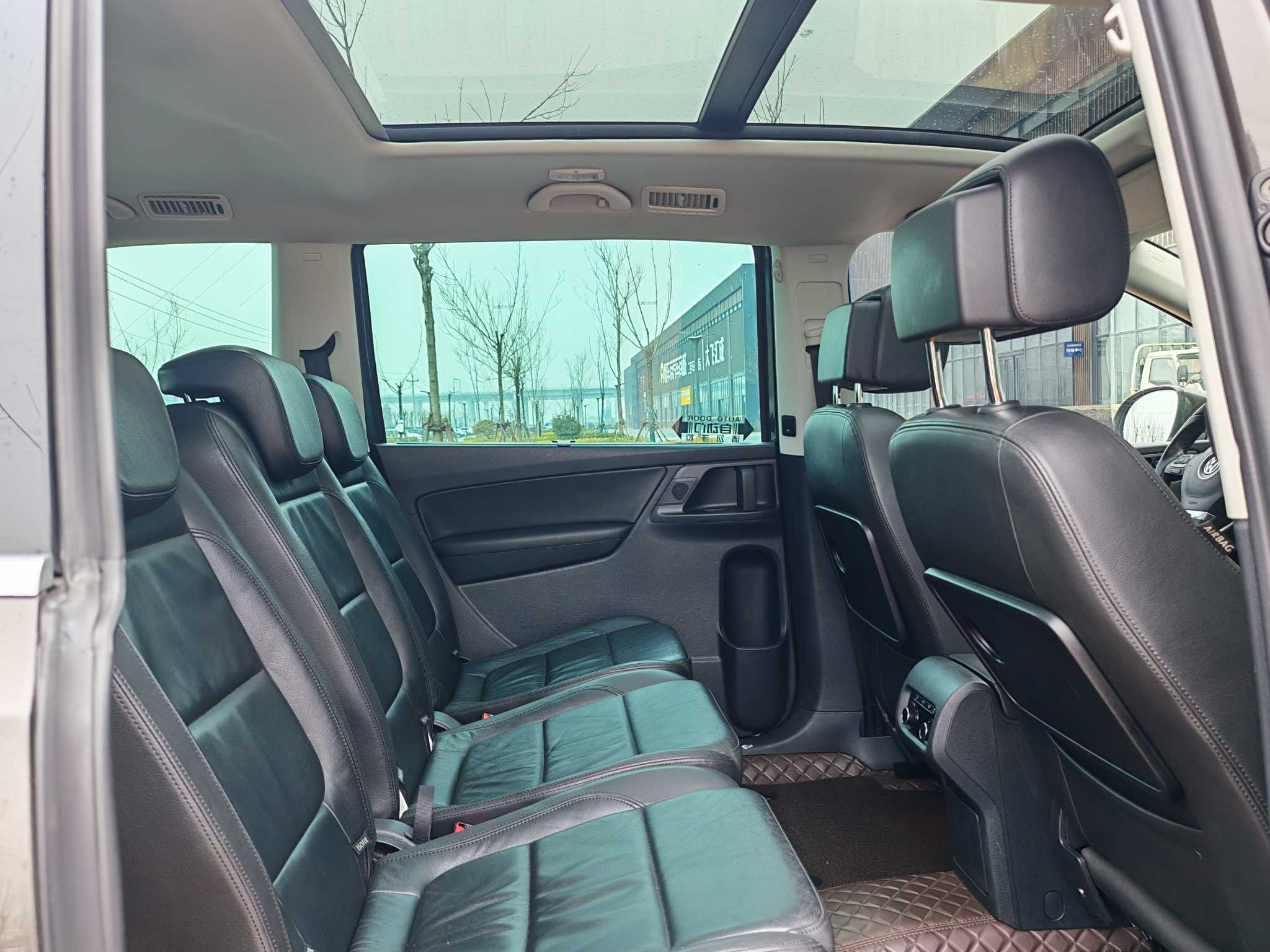 Volkswagen Sharan 2015 صورة سيارة #4