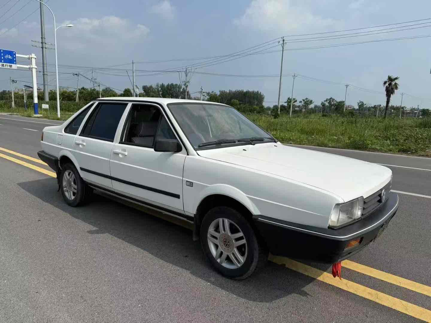 Volkswagen Santana Classic 2011 #4 Volkswagen Santana Classic 2011 car image #4