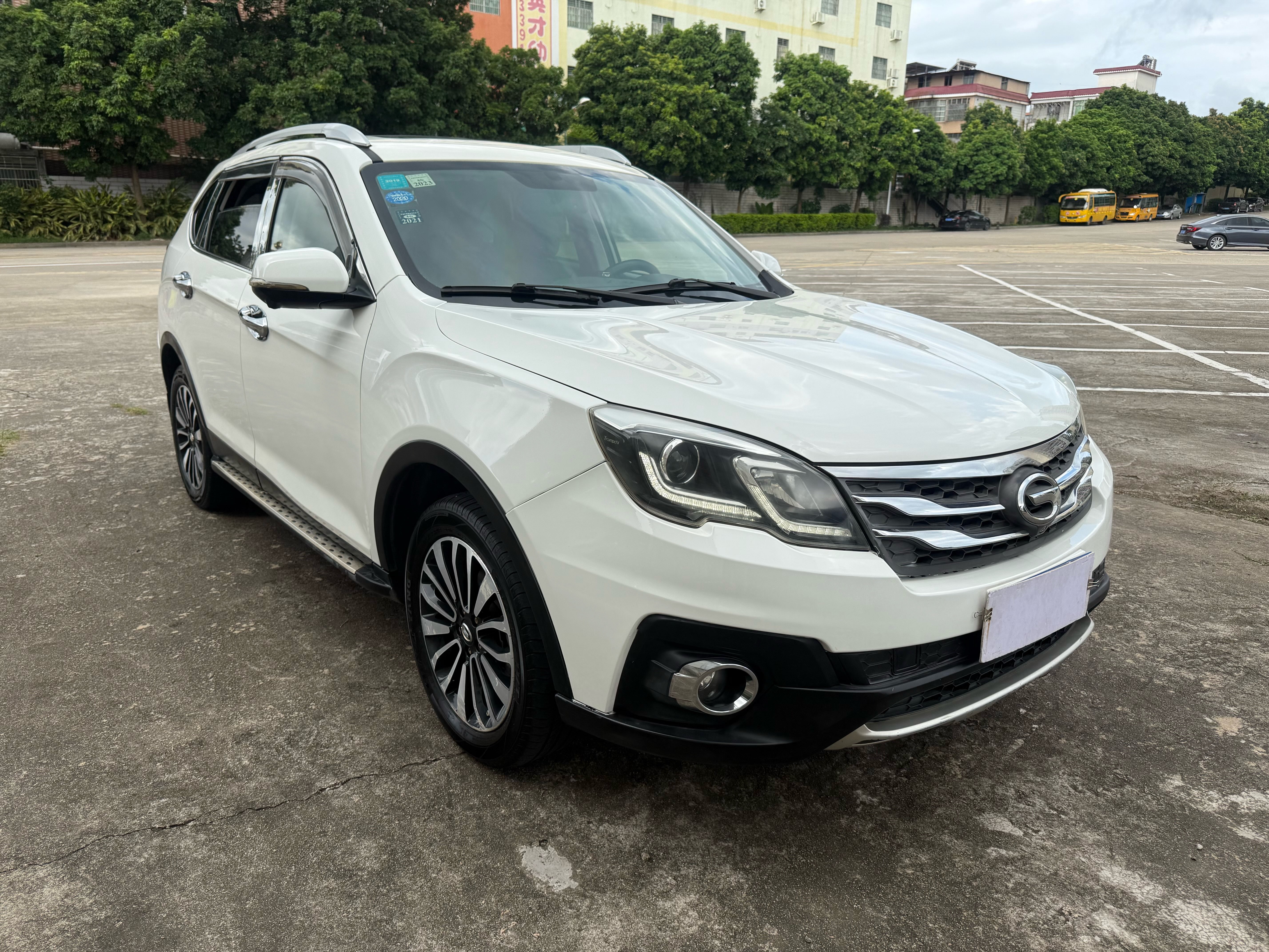 GAC Trumpchi GS5 Super 2015 #4 GAC Trumpchi GS5 Super 2015 car image #4