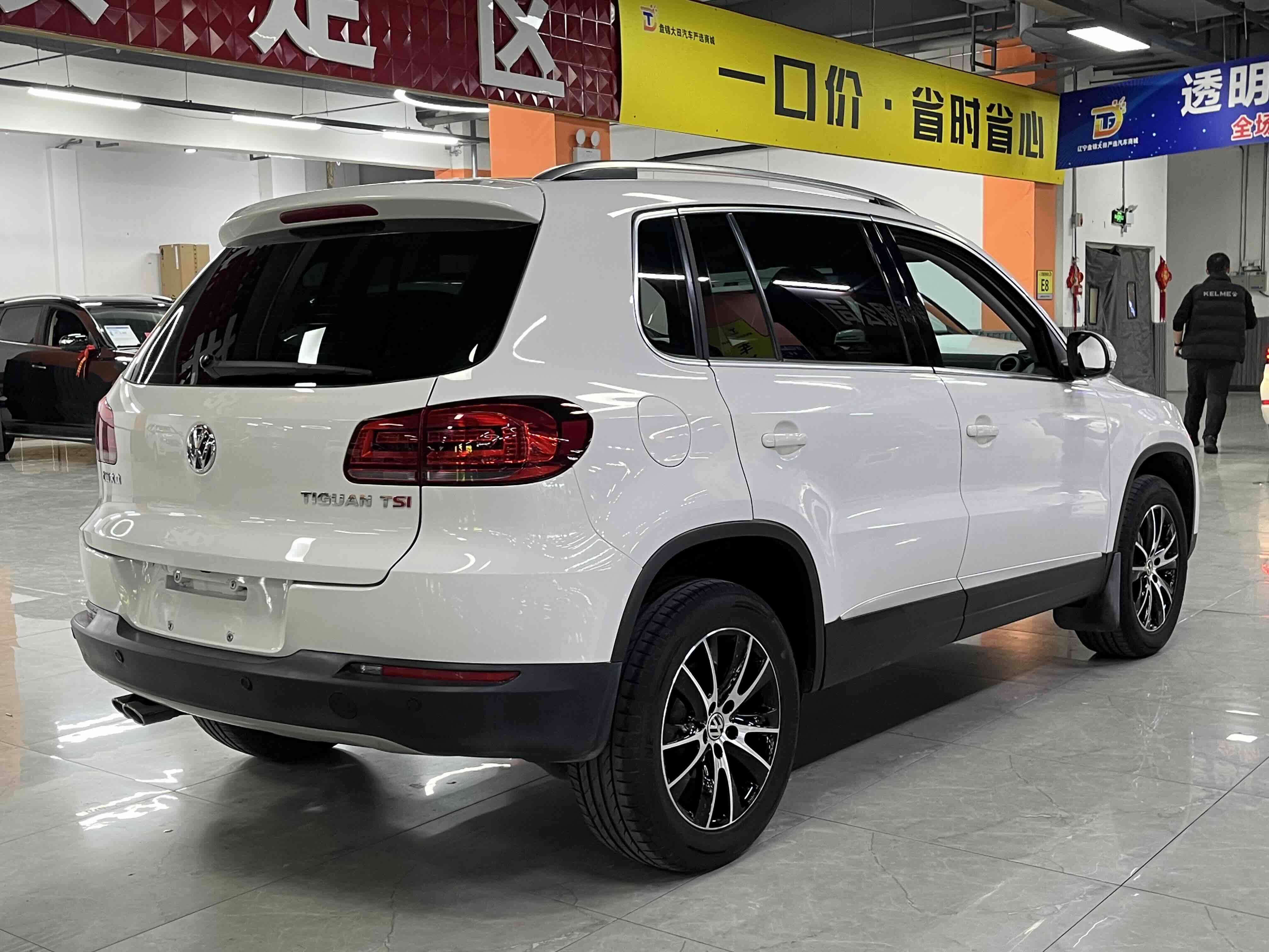 Volkswagen Tiguan 2015 immagine di auto #4