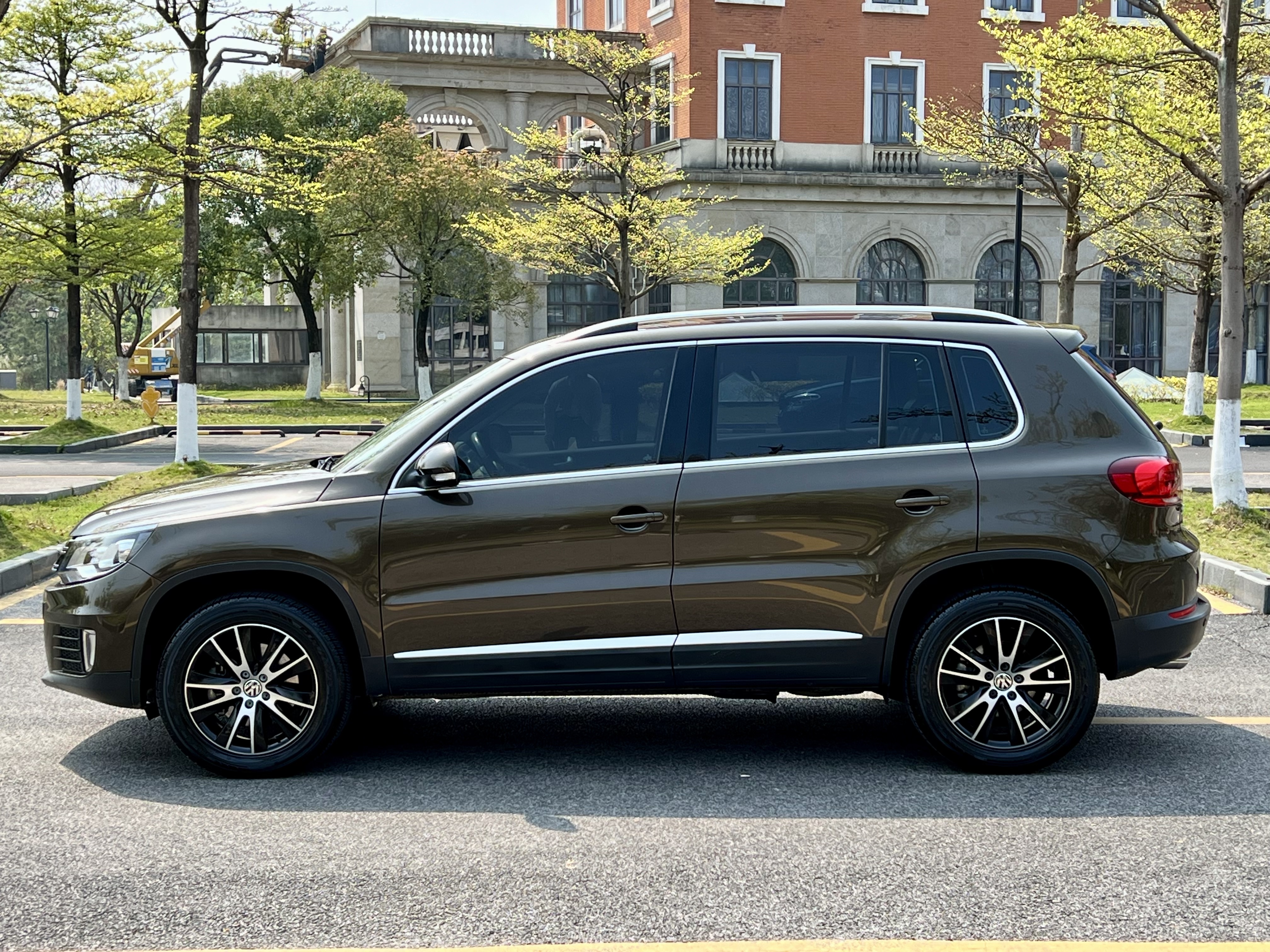 Volkswagen Tiguan 2015 car image #4