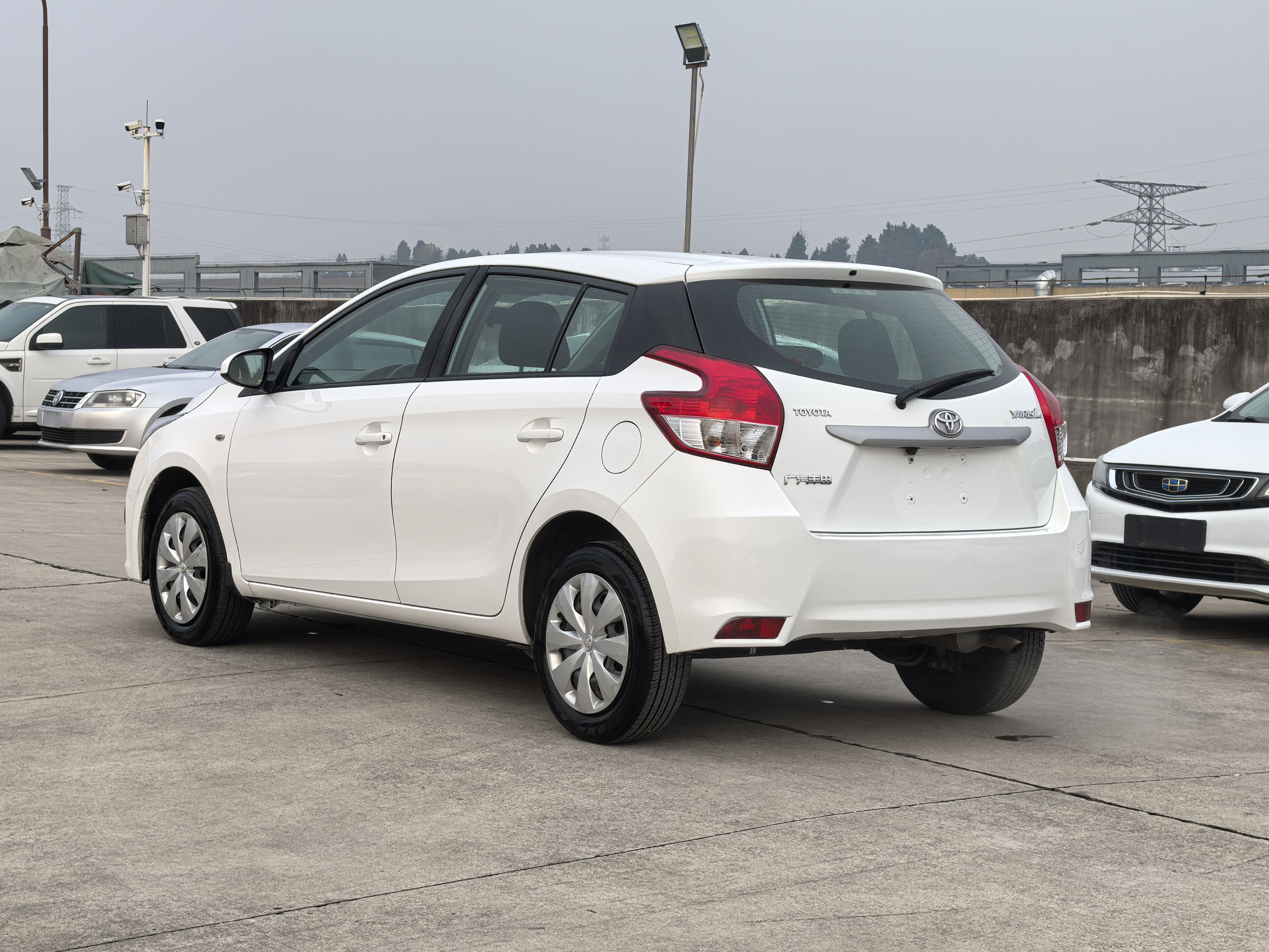 Yaris L Zhixuan 2015 #4 Yaris L Zhixuan 2015 car image #4
