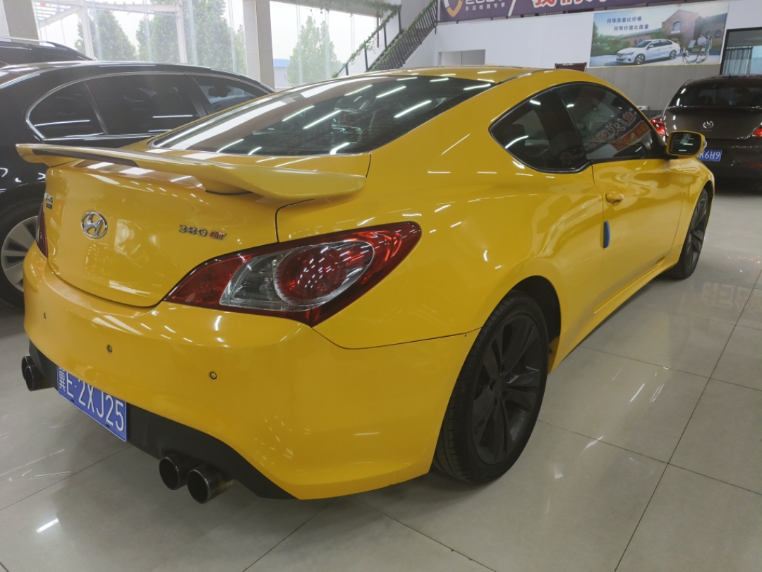 Hyundai Rohens 2011 car image #4