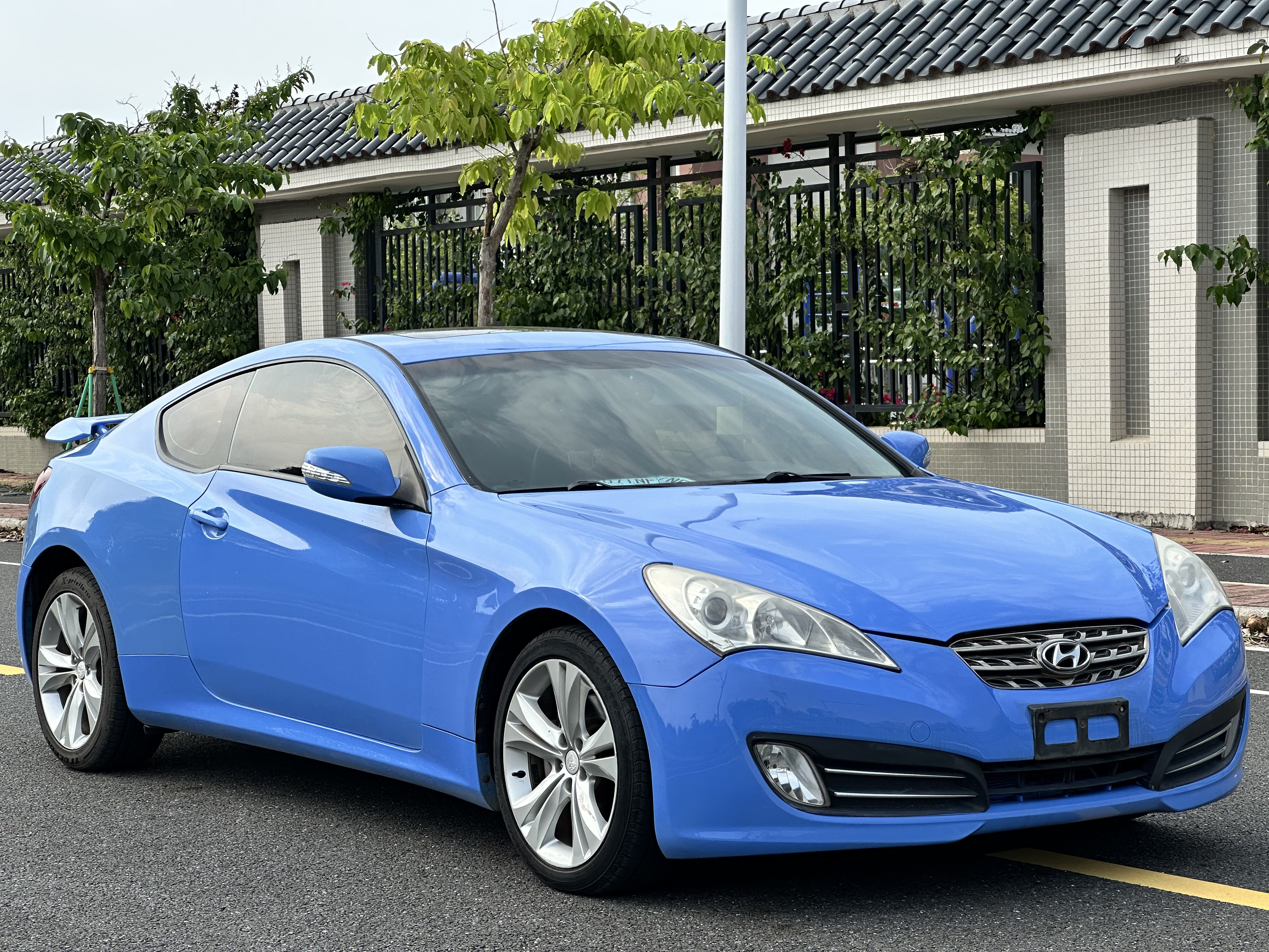 Hyundai Rohens 2010 #4 Hyundai Rohens 2010 car image #4