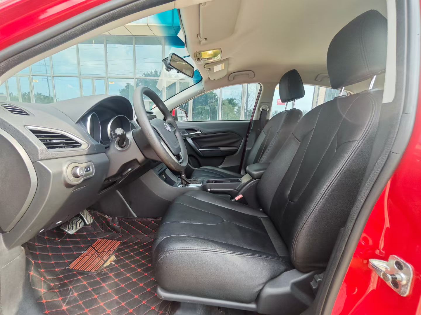 MG GT 2015 car image #4