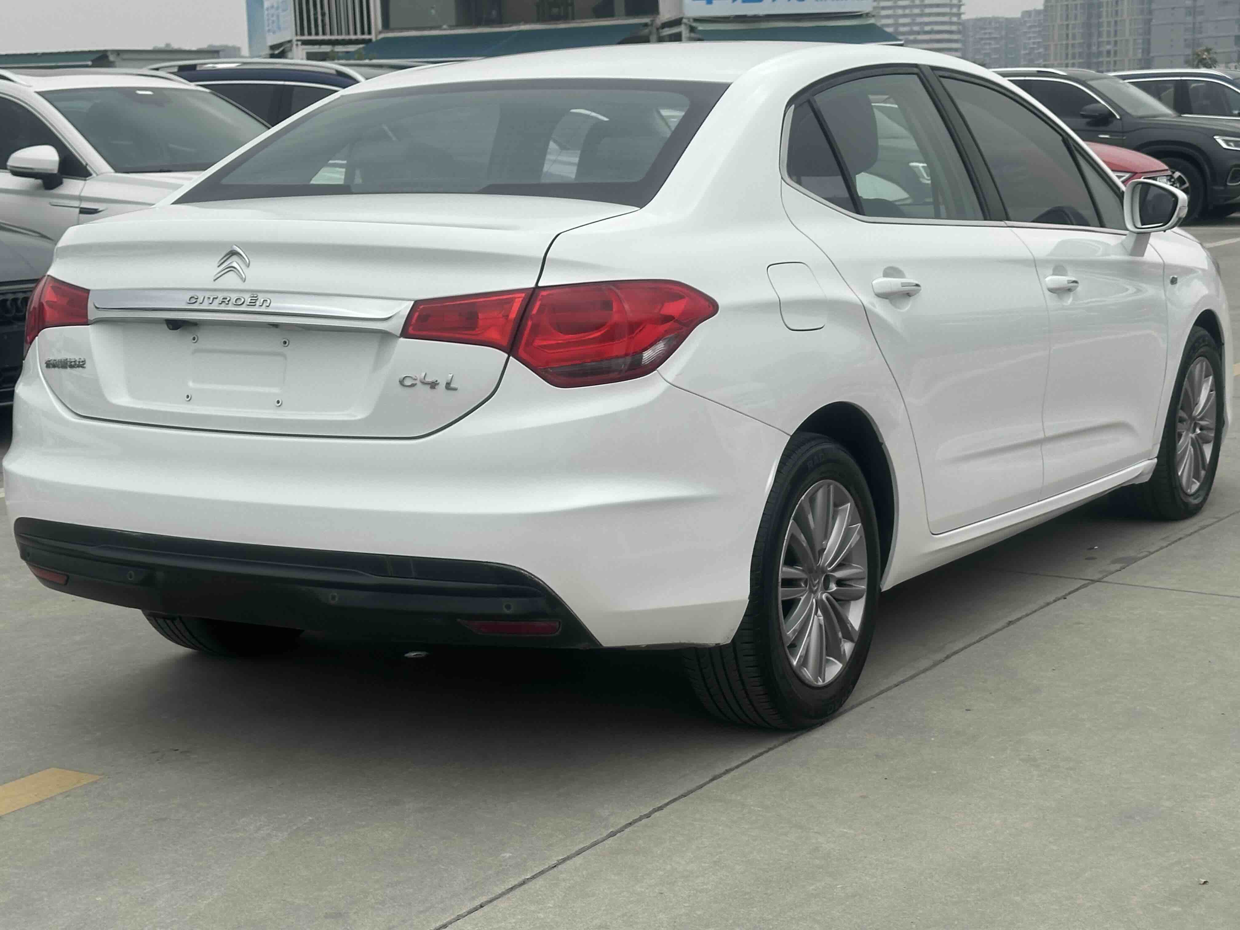 Citroen C4L 2015 car image #4