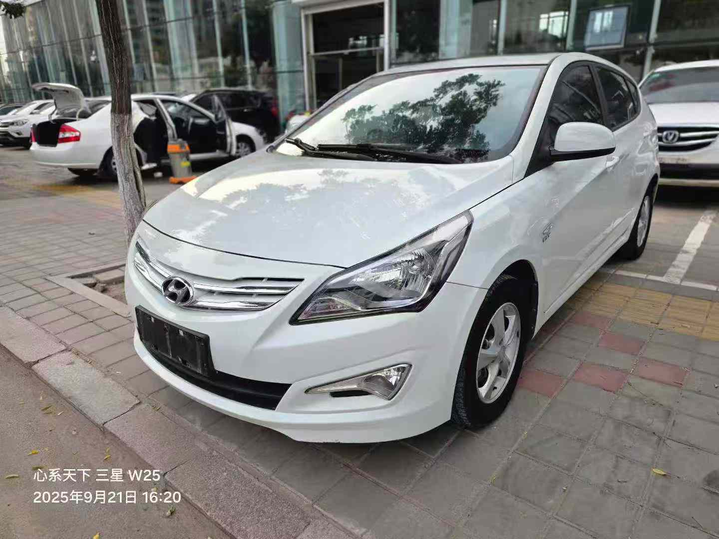 Hyundai Reina Hatchback 2016 imagem de carro #4