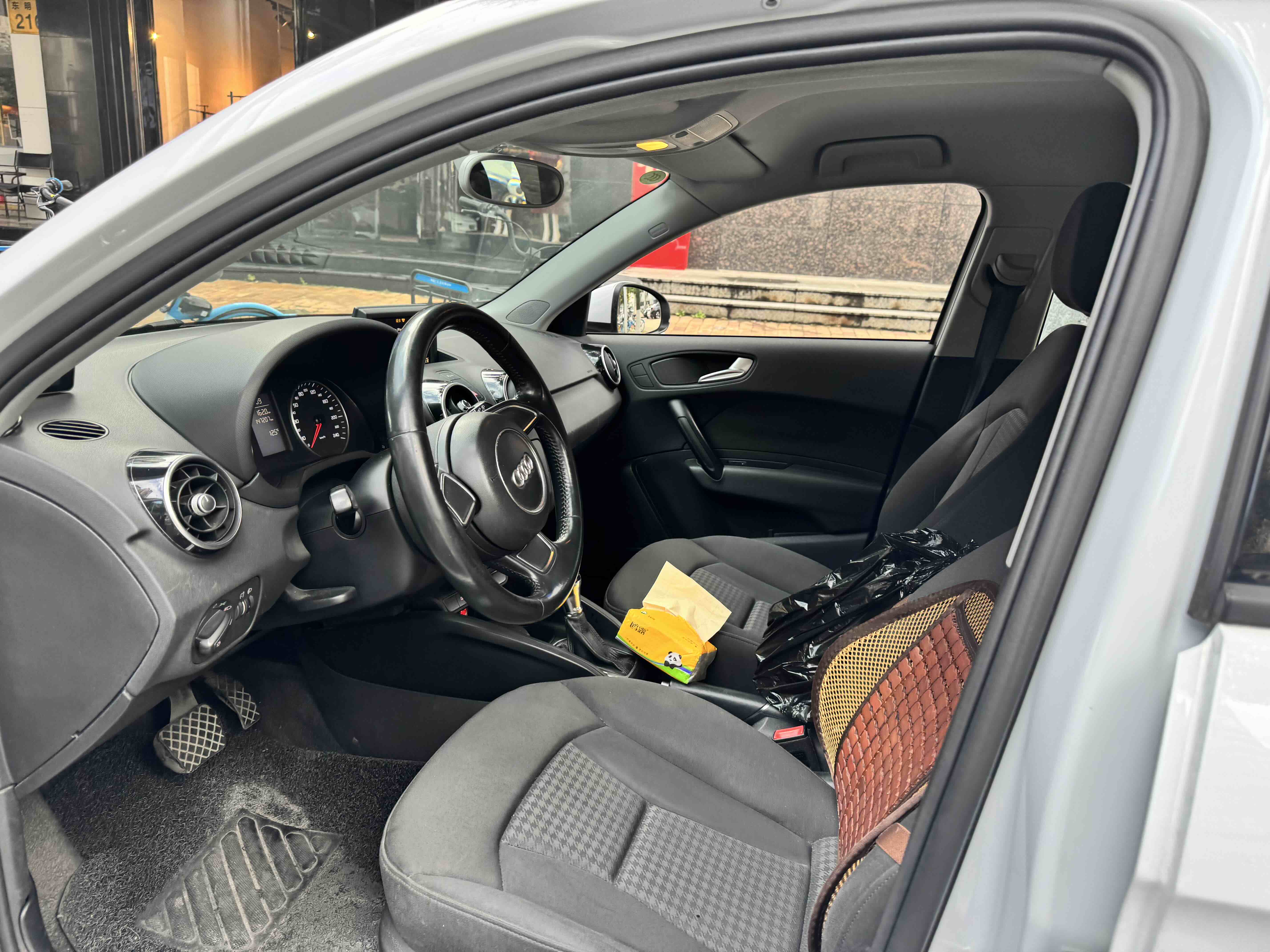 Audi A1 2015 car image #4