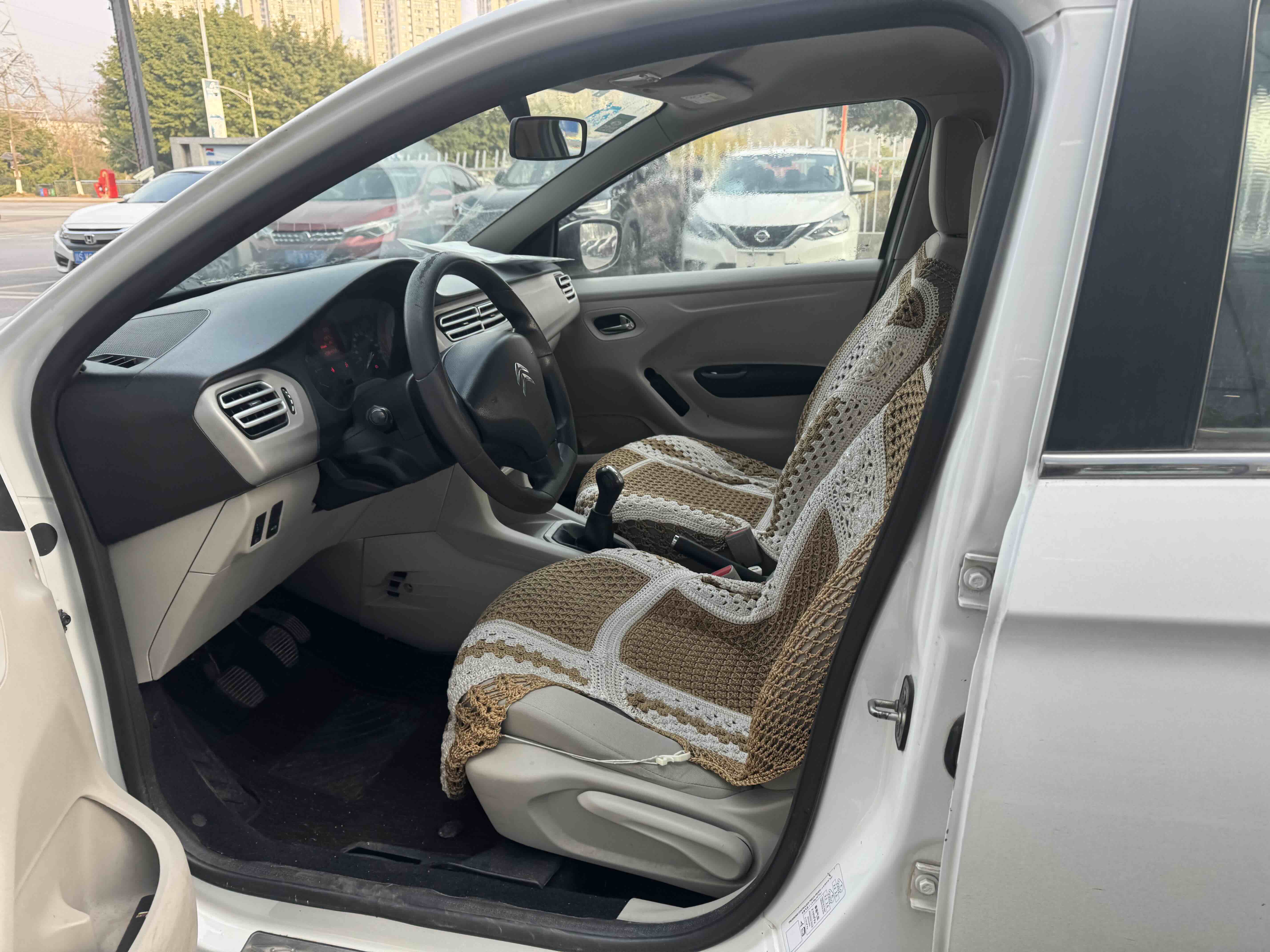 Citroen C-Elysée 2014 imagem de carro #4