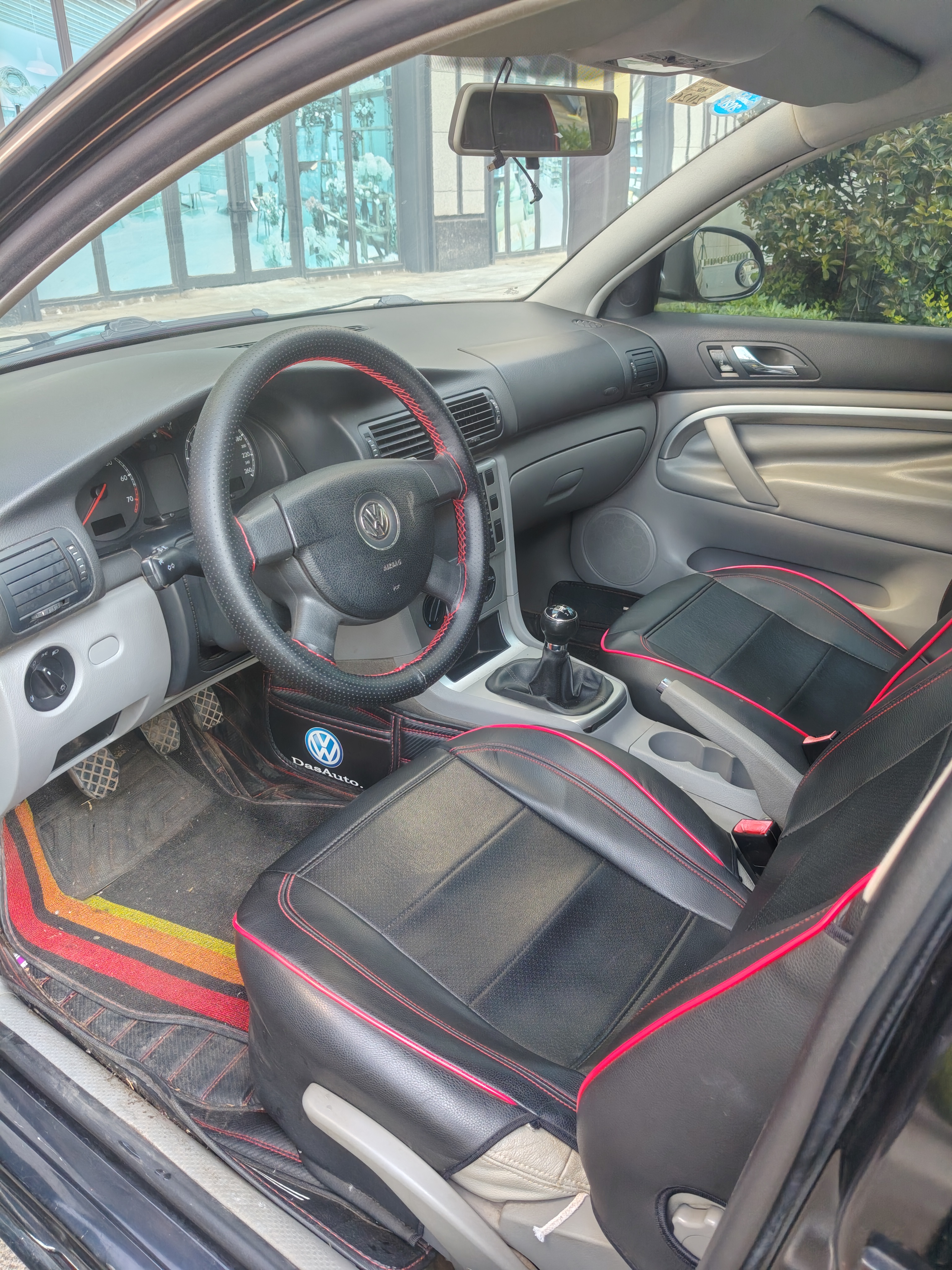 Volkswagen Passat Lingyu 2011 #4 Volkswagen Passat Lingyu 2011 car image #4