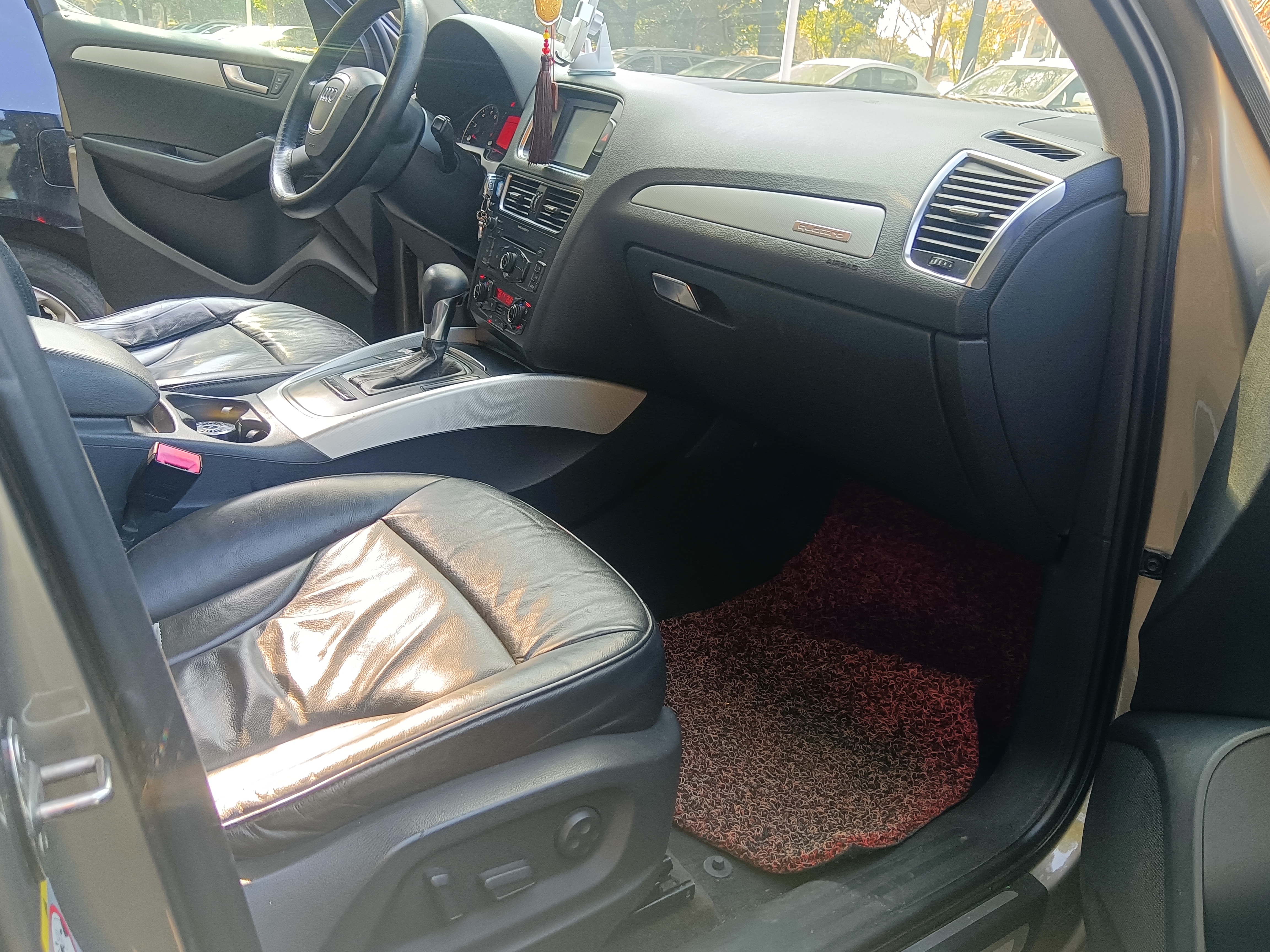 Audi Q5 2011 car image #4