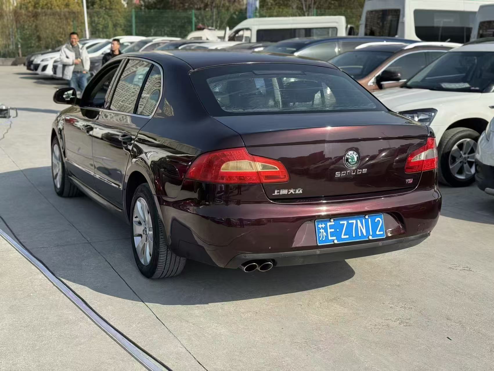 Skoda Superb 2012 car image #4