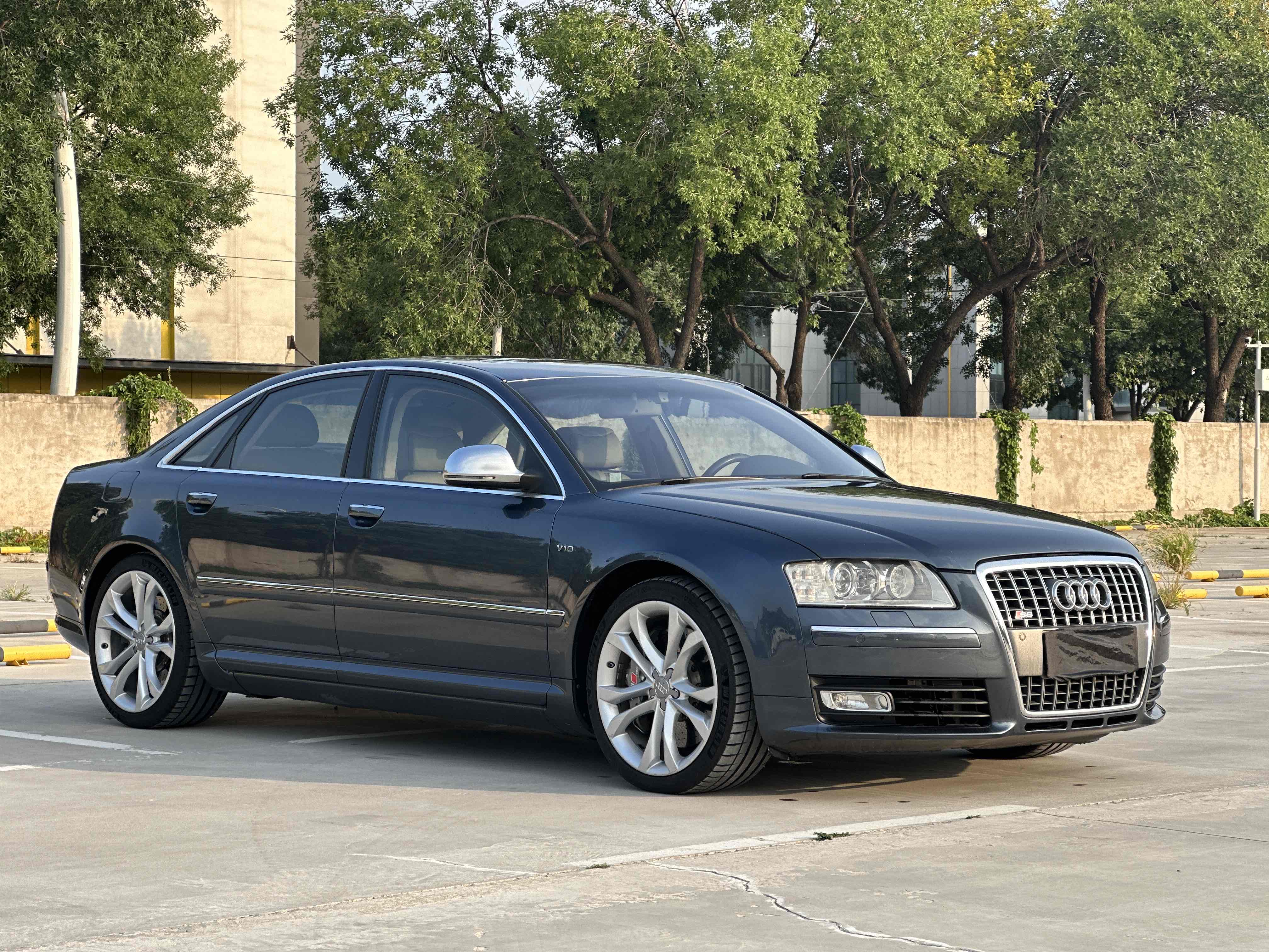 Audi S8 2008 изображение автомобиля #4