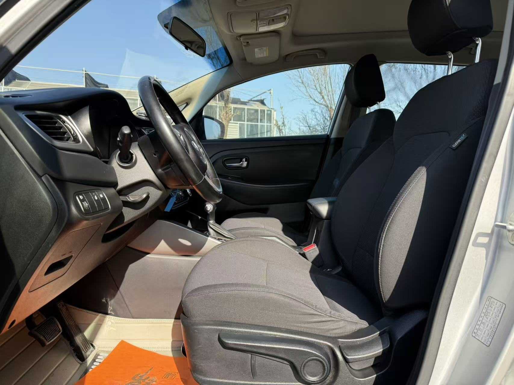 Kia Carens 2015 image de voiture #4