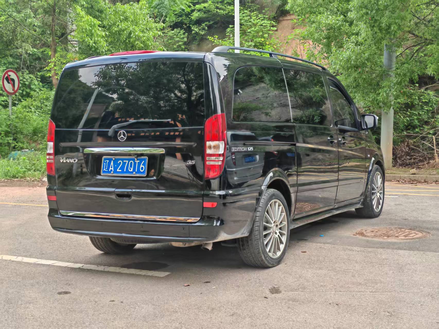 Mercedes-Benz Viano (Imported) 2012 car image #4