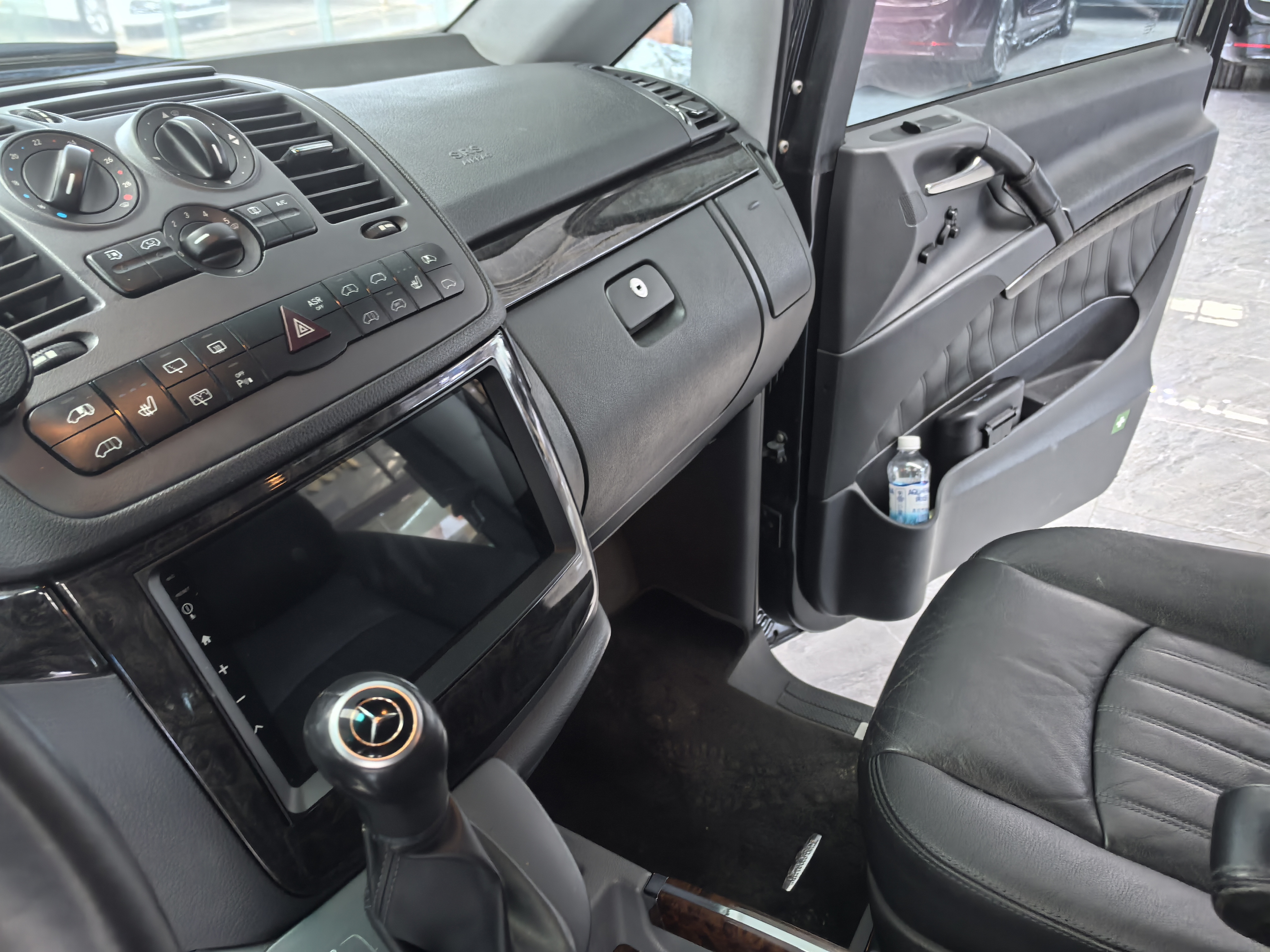 Mercedes-Benz Viano (Imported) 2012 car image #4