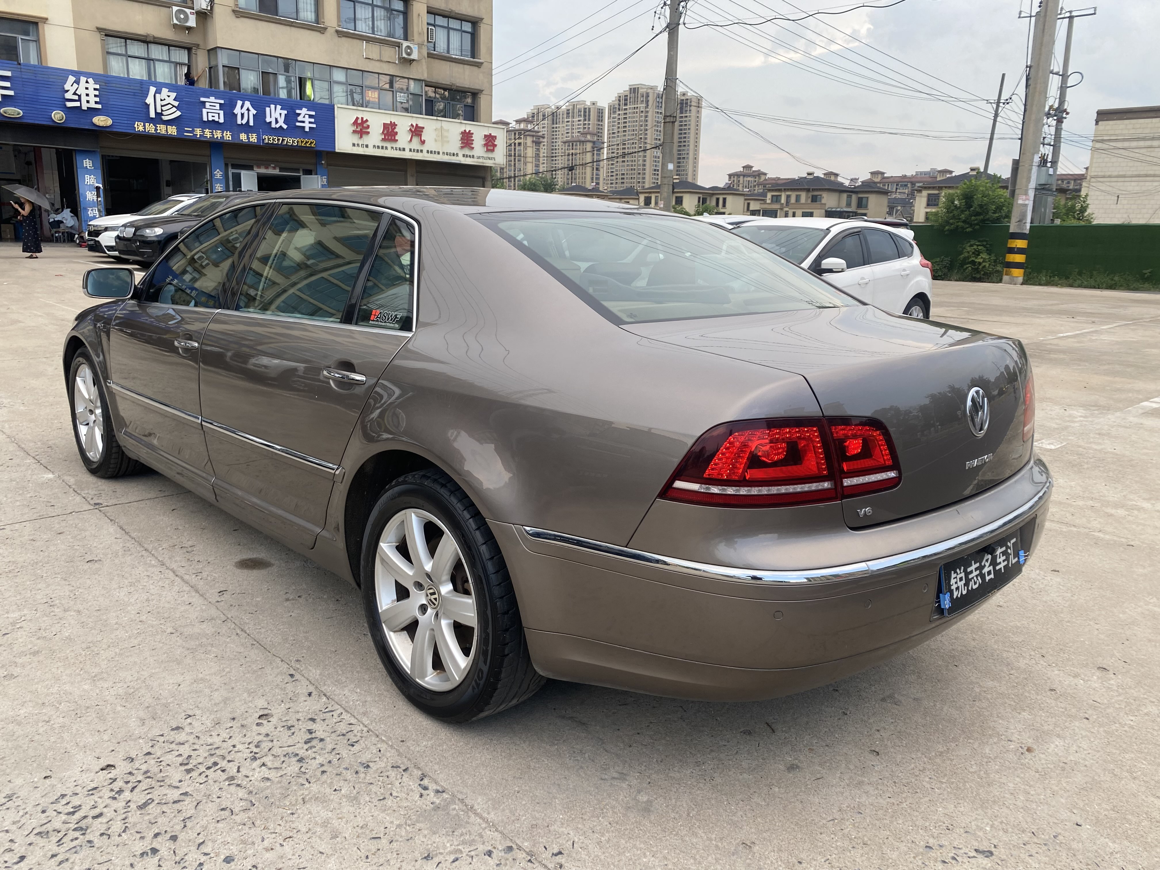 Volkswagen Pheaton 2013 immagine di auto #4