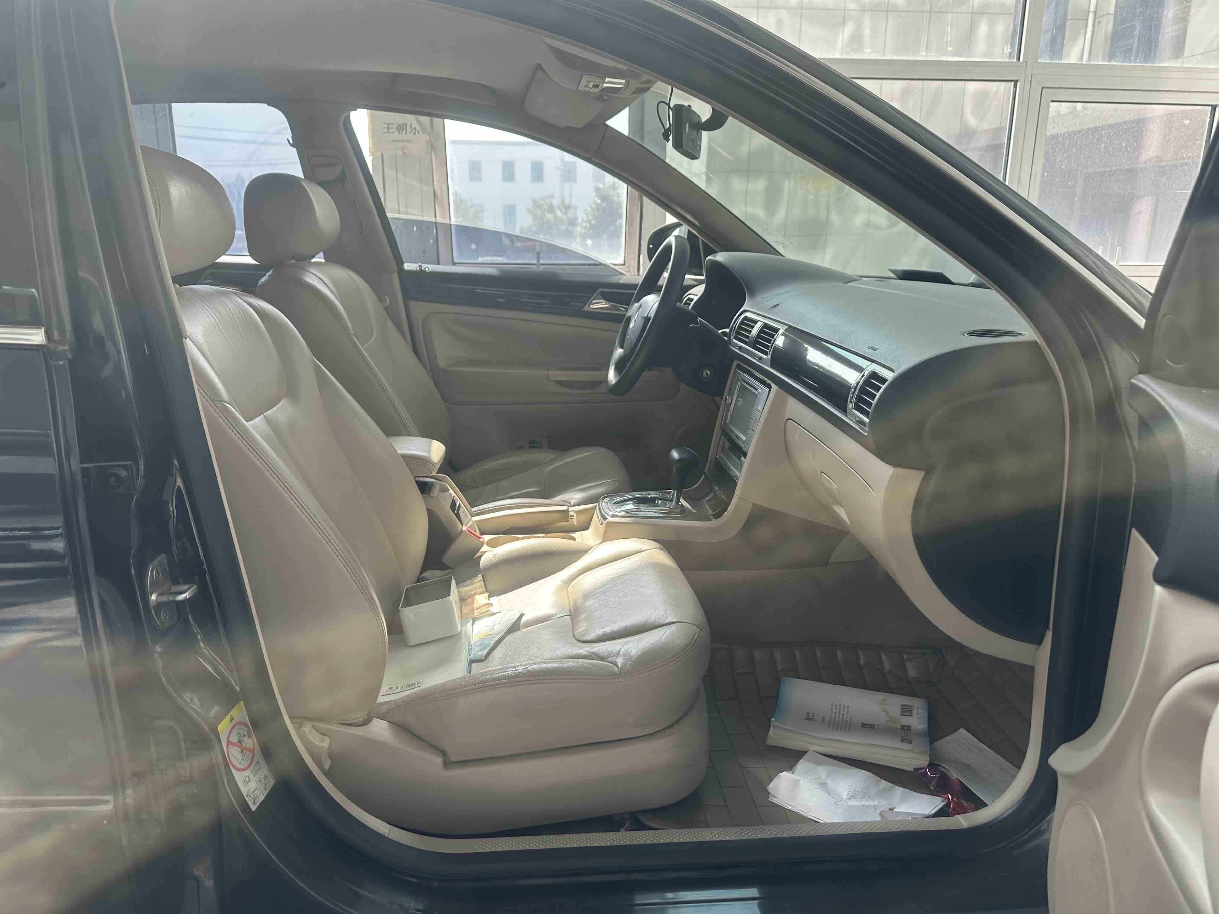 Volkswagen Passat Lingyu 2011 car image #4