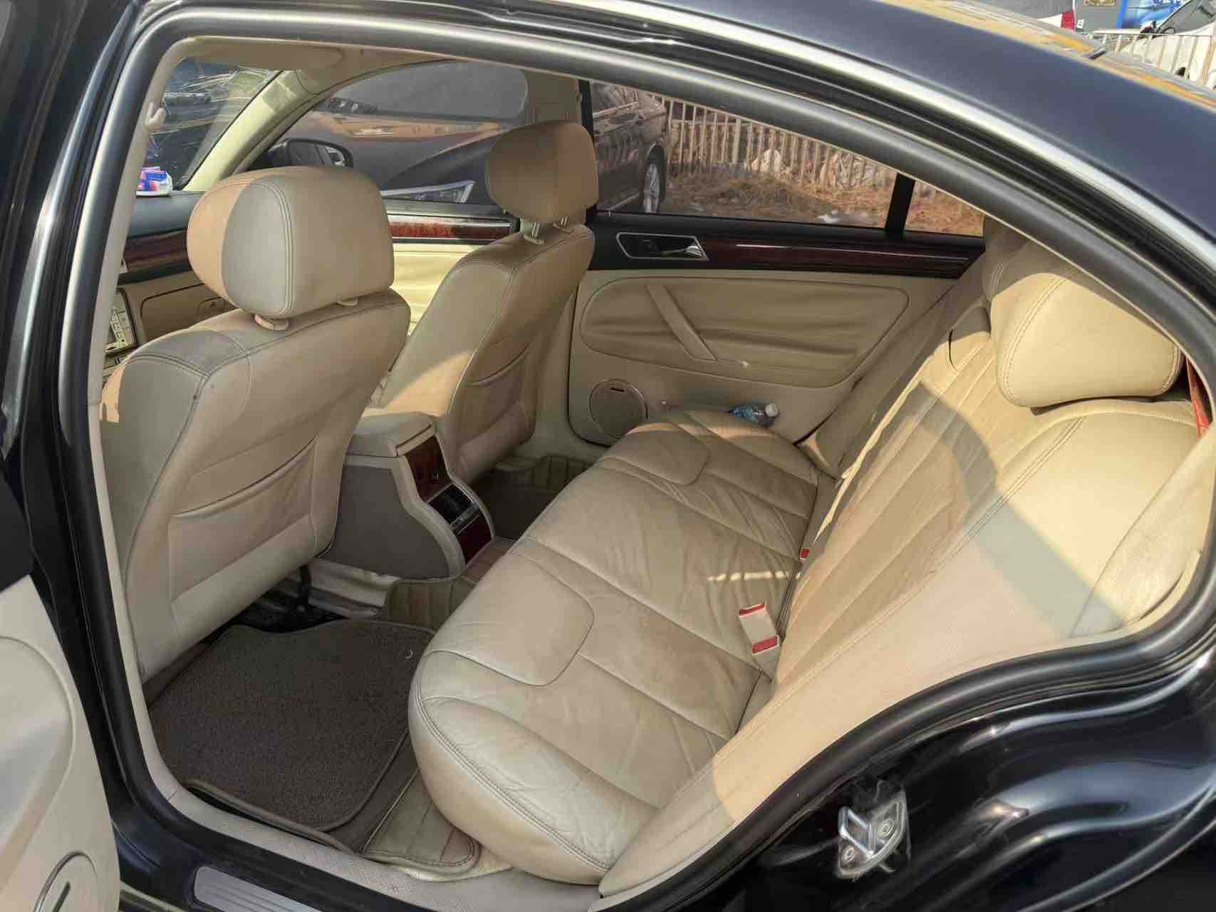 Volkswagen Passat Lingyu 2010 immagine di auto #4