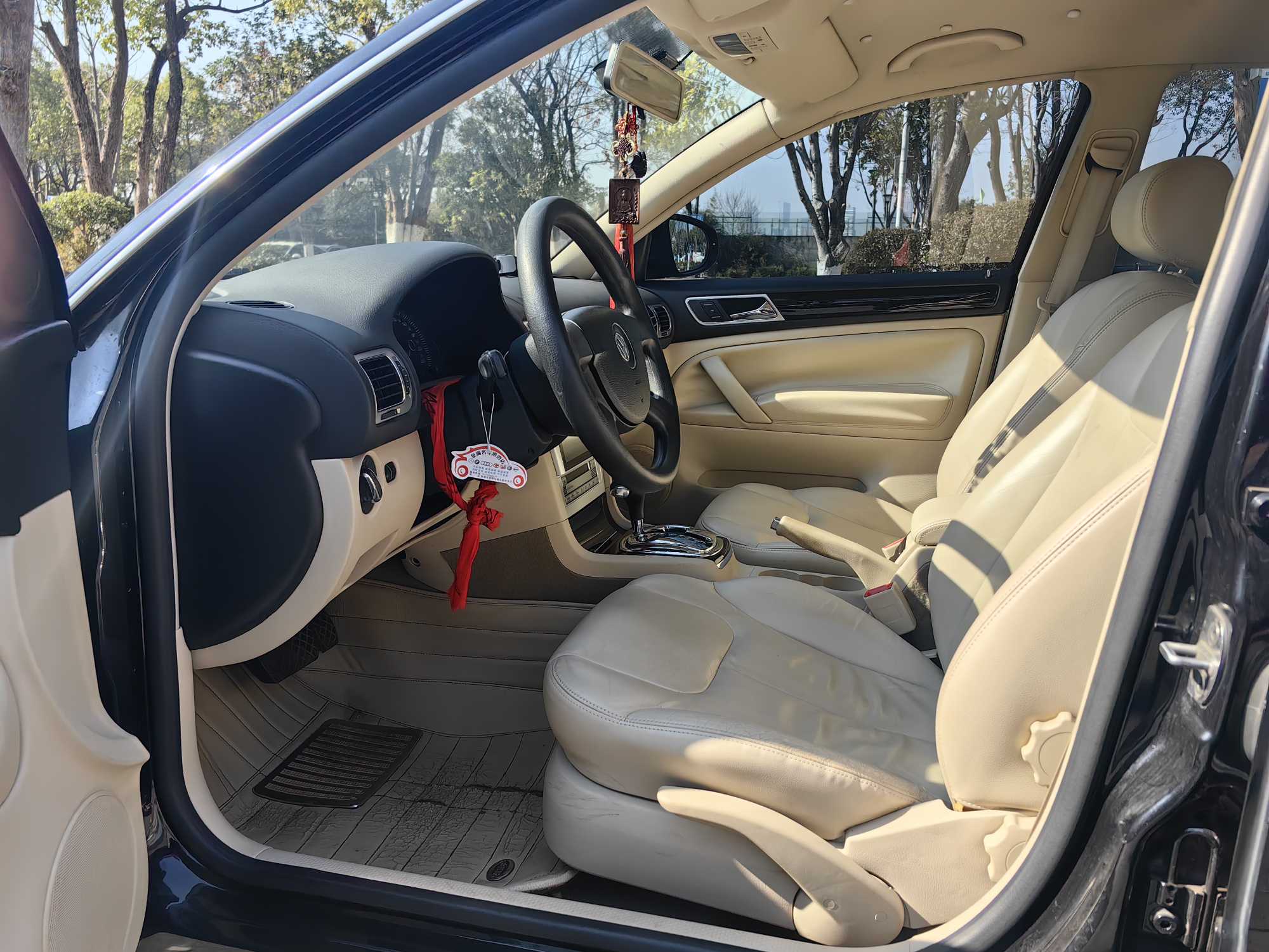 Volkswagen Passat Lingyu 2012 car image #4