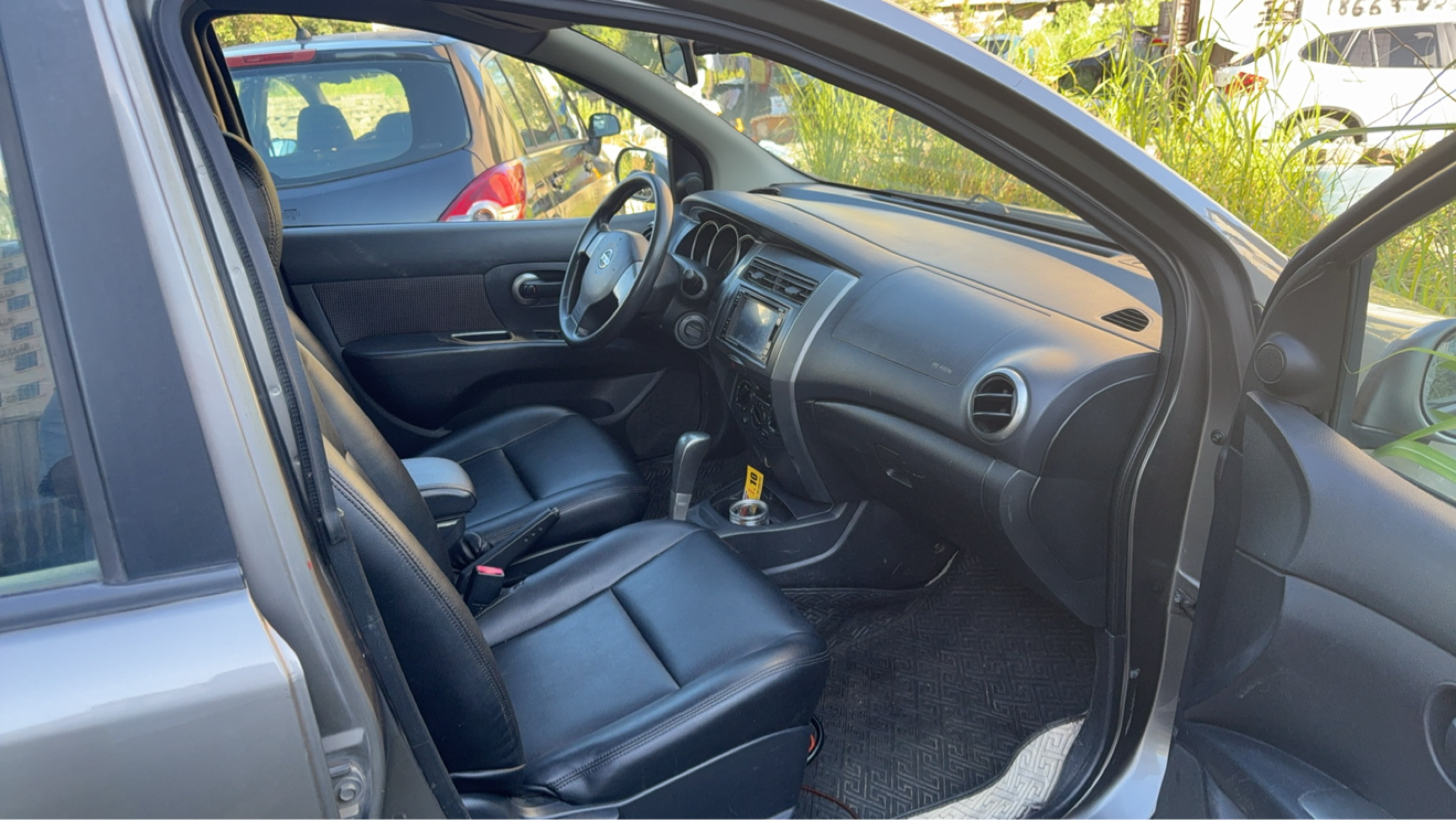 日产 骊威 2010 汽车图片 #4