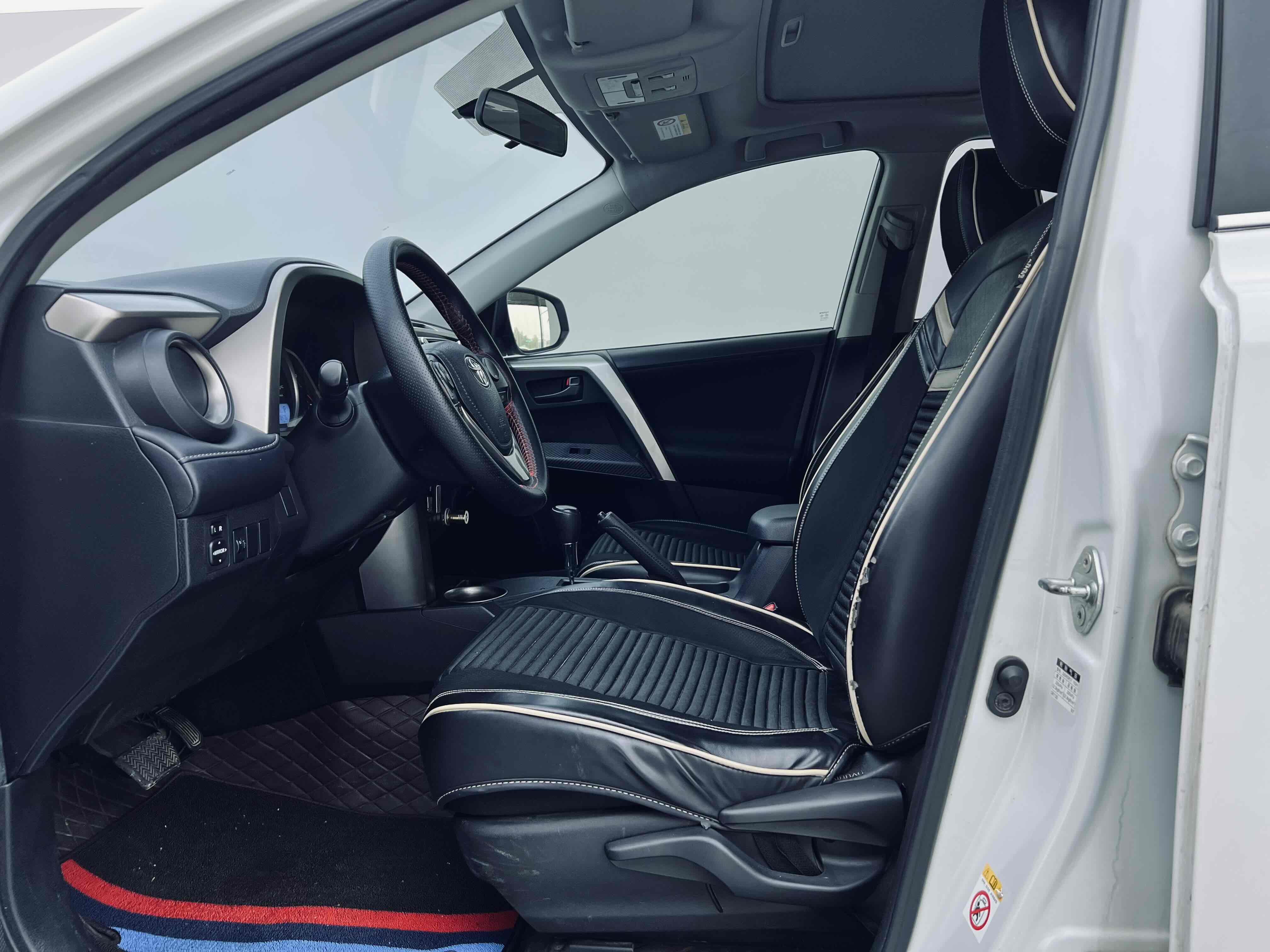 Toyota RAV4 2016 car image #4