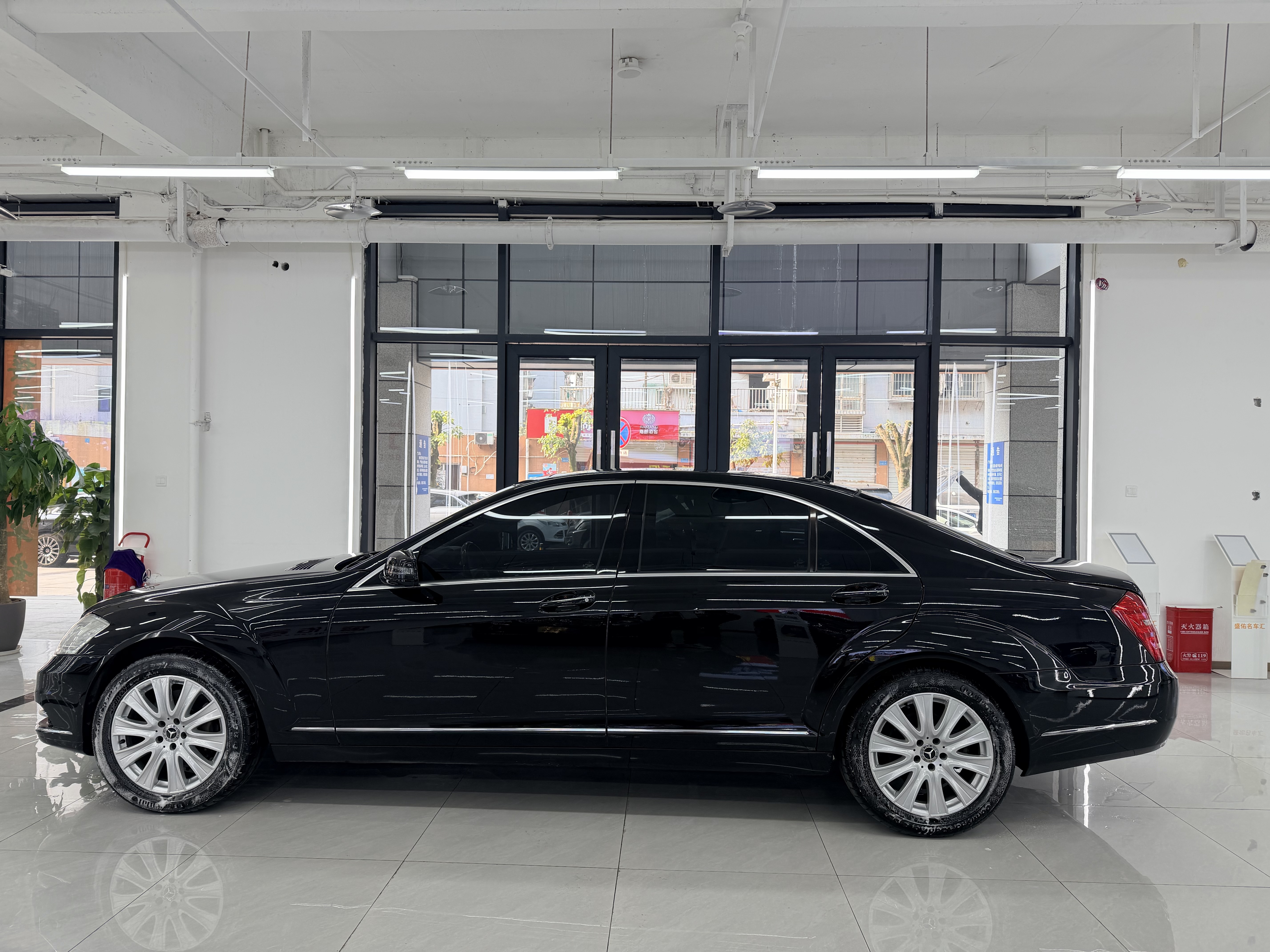 Mercedes-Benz S Class 2011 immagine di auto #4