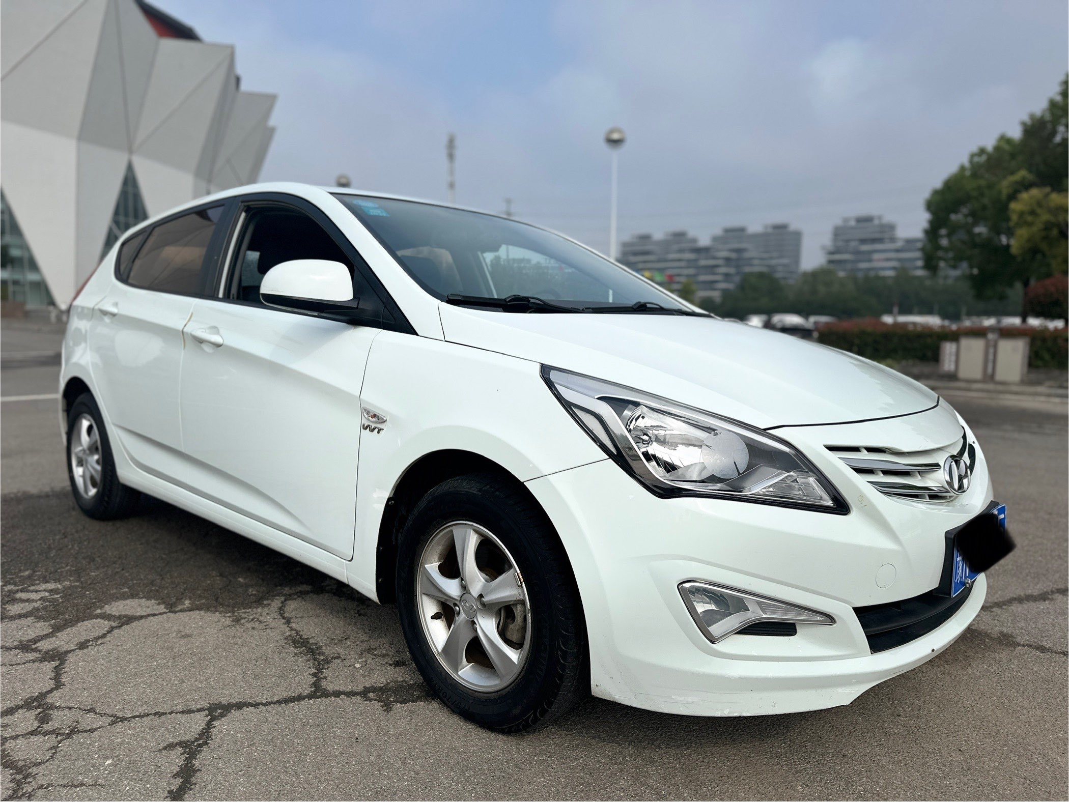 Hyundai Reina Hatchback 2017 car image #4