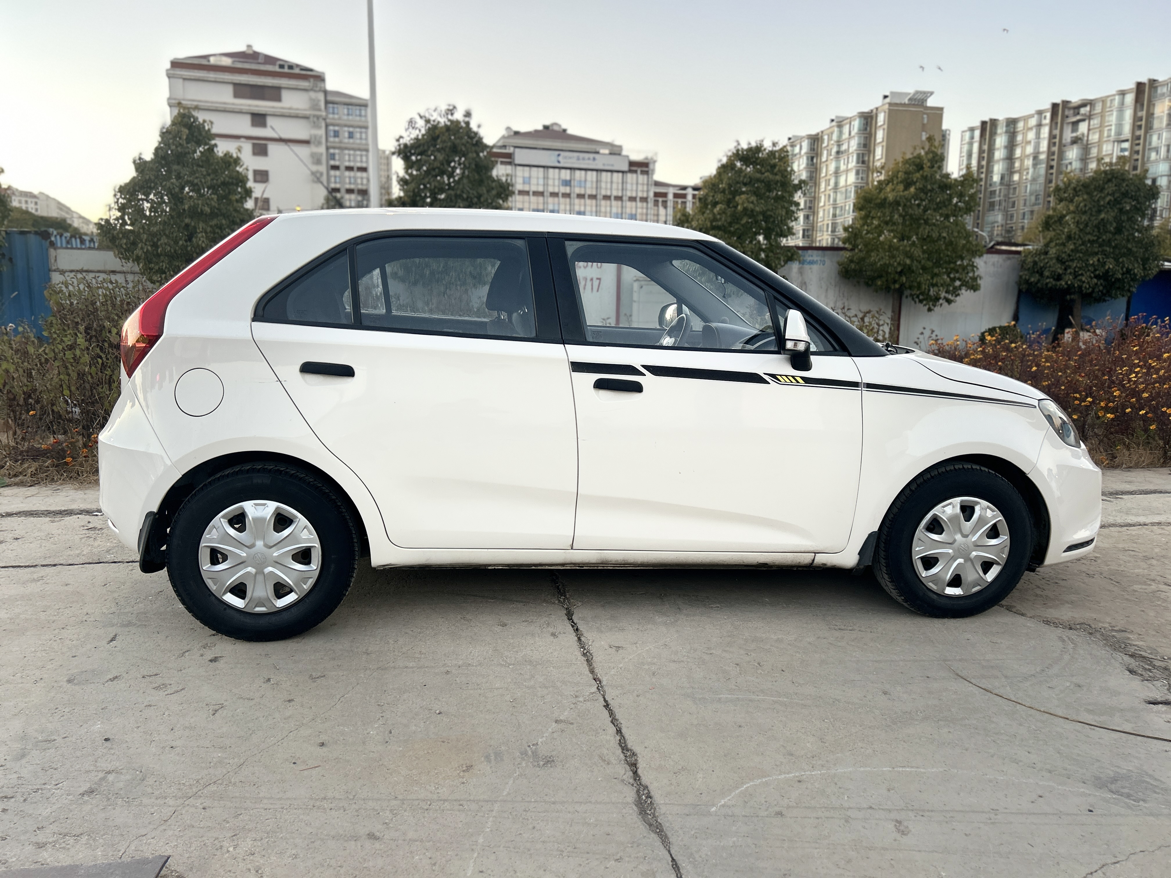 MG 3 2015 car image #4