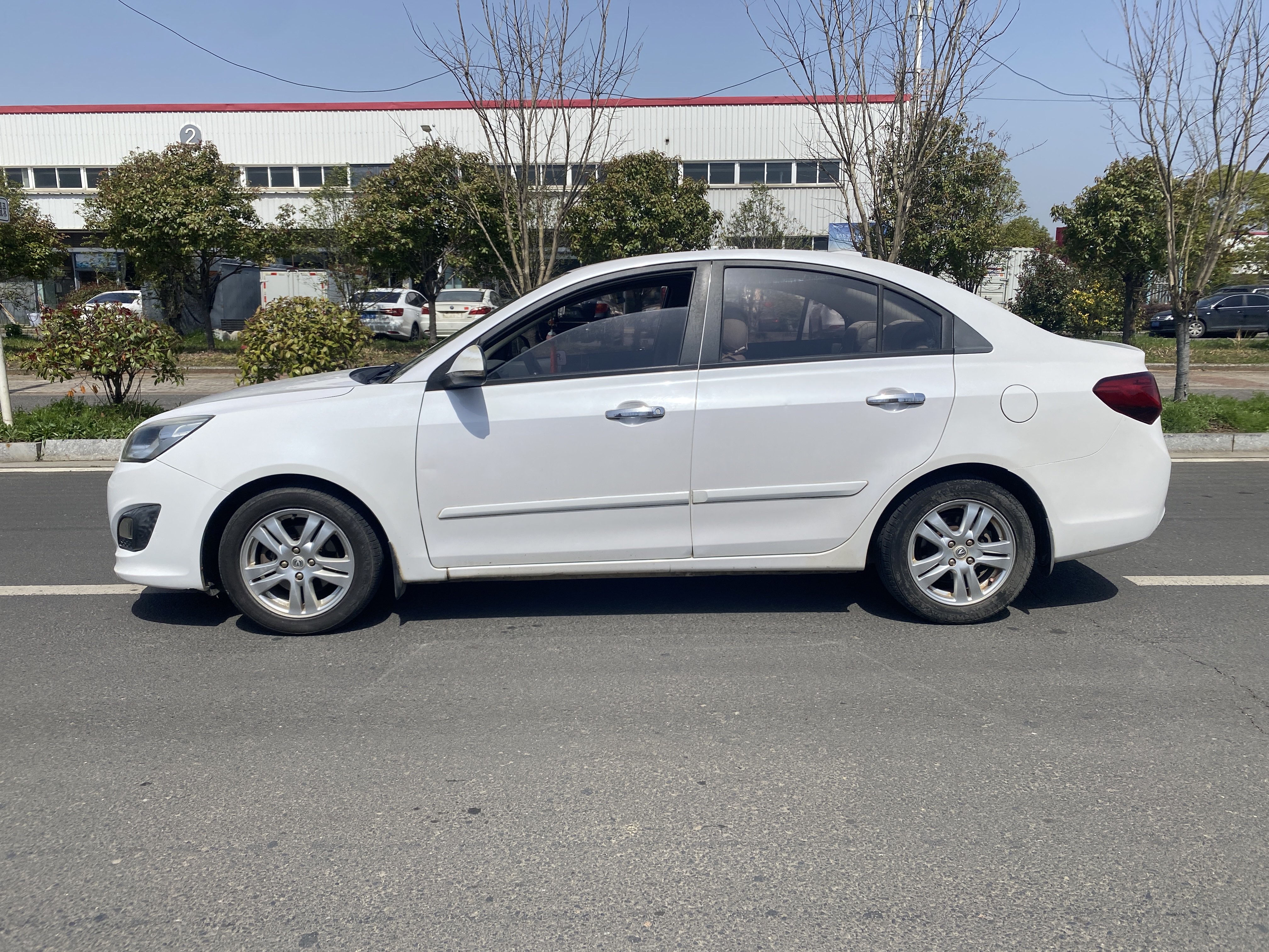 Changan Alsvin V5 2014 imagen de coche #4