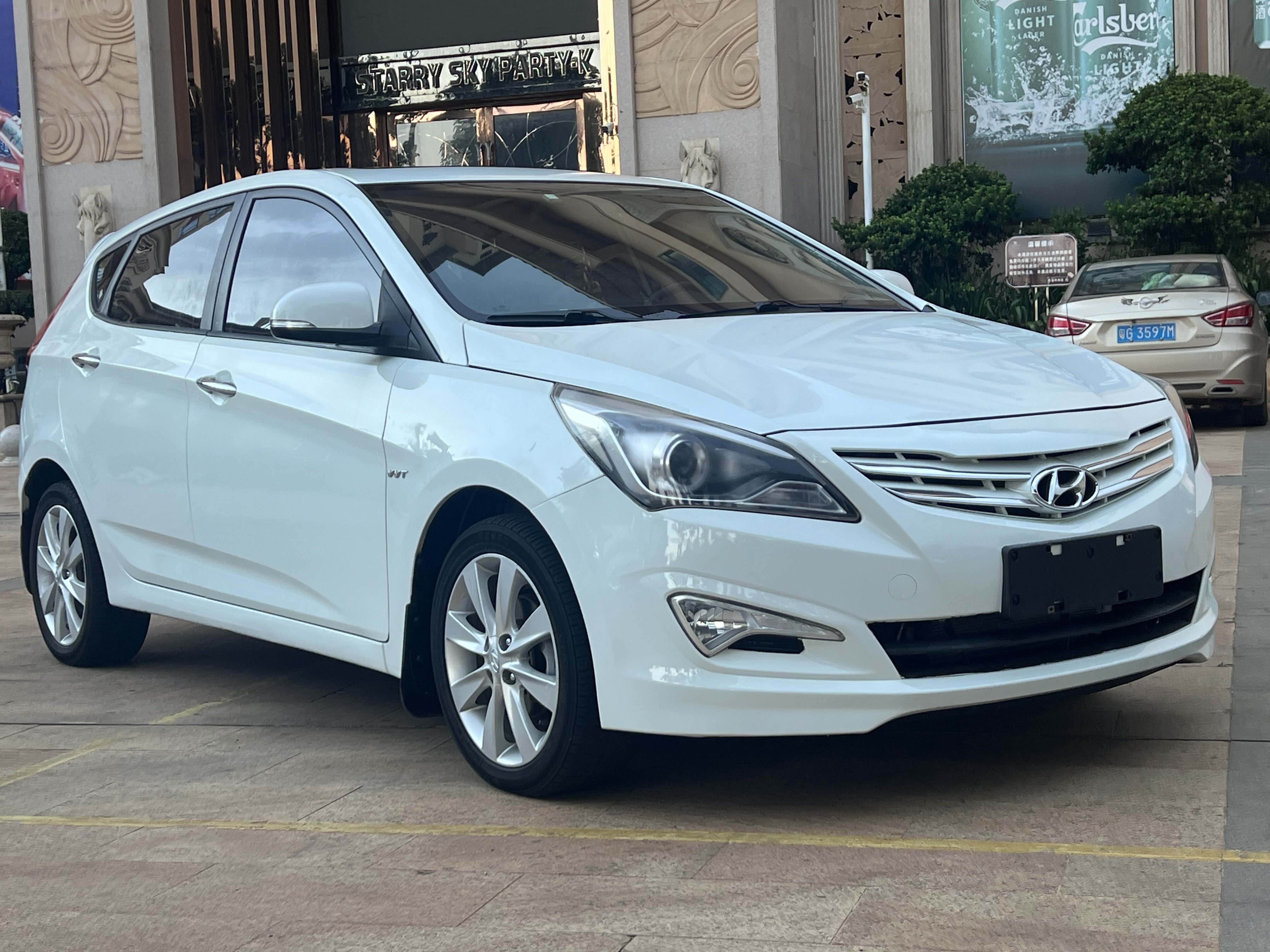 Hyundai Reina Hatchback 2014 #4 Hyundai Reina Hatchback 2014 imagen de coche #4