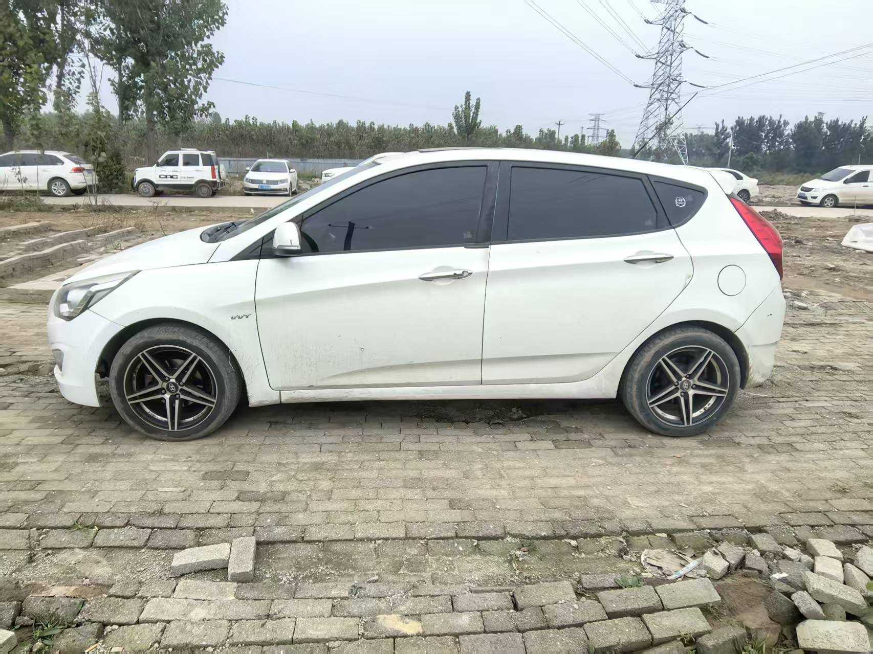 Hyundai Reina Hatchback 2014 #4 Hyundai Reina Hatchback 2014 immagine di auto #4