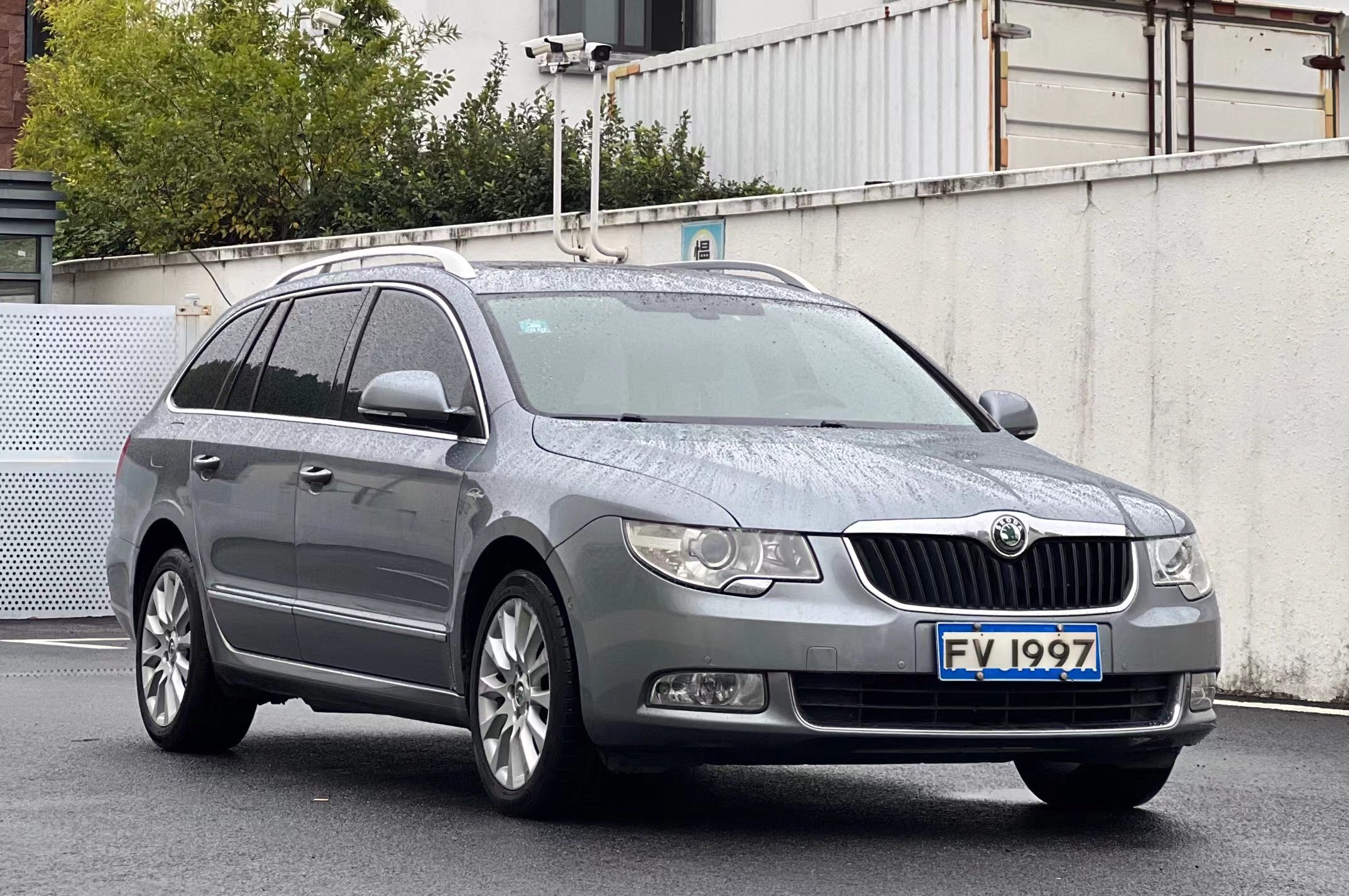 Skoda Superb Combi 2015 car image #4