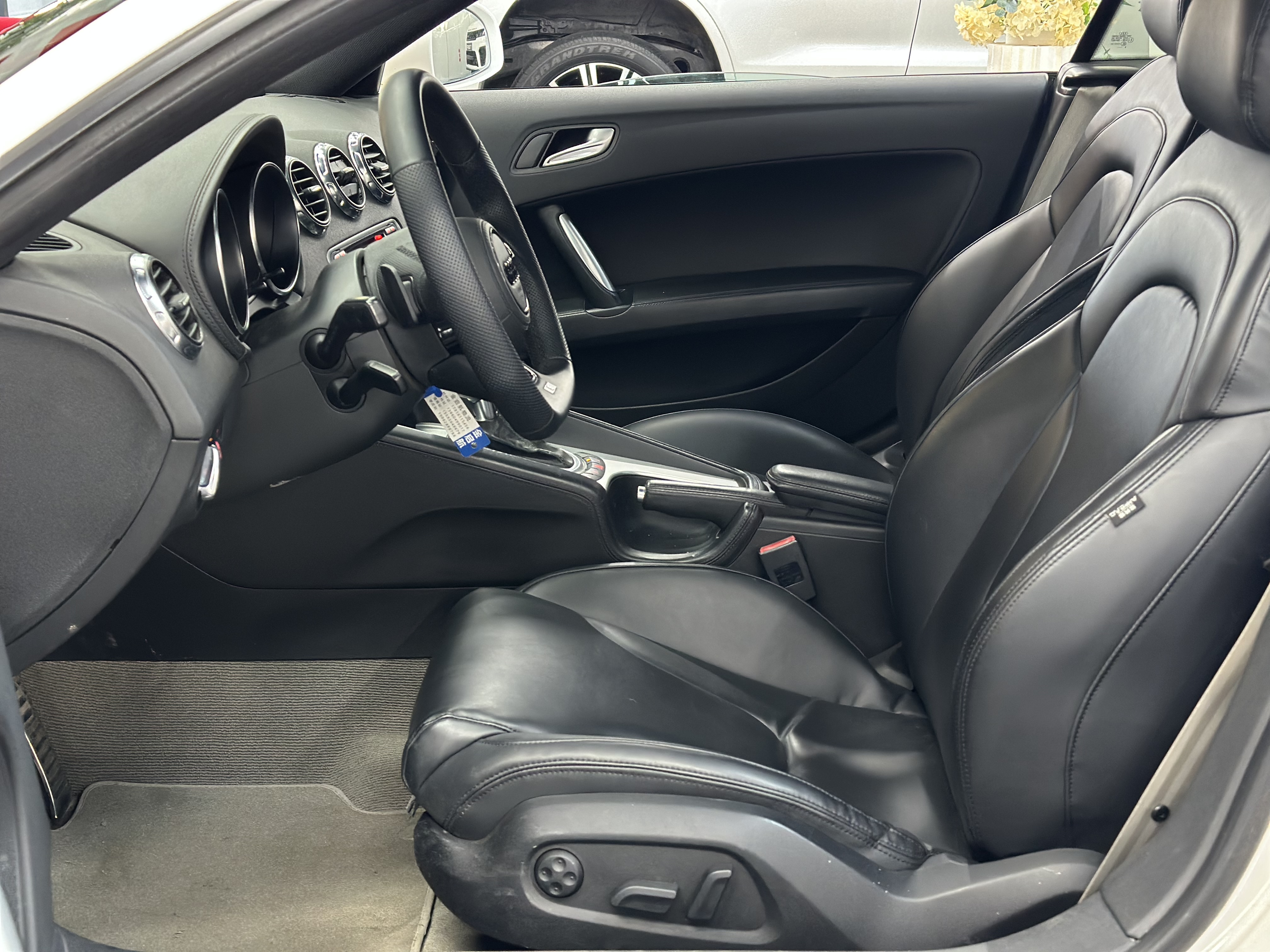 Audi TT 2009 image de voiture #4