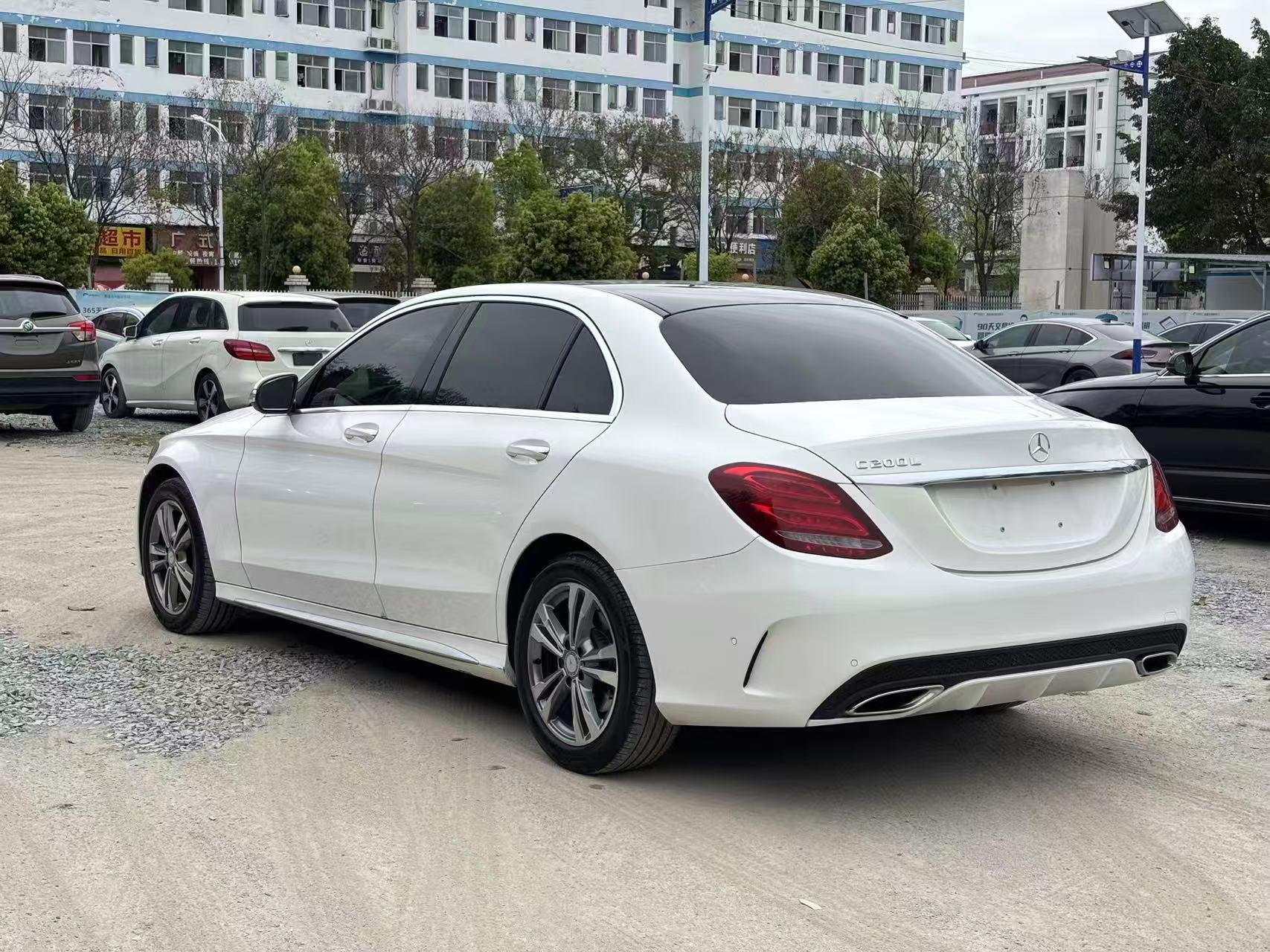 Mercedes-Benz C Class 2016 car image #4