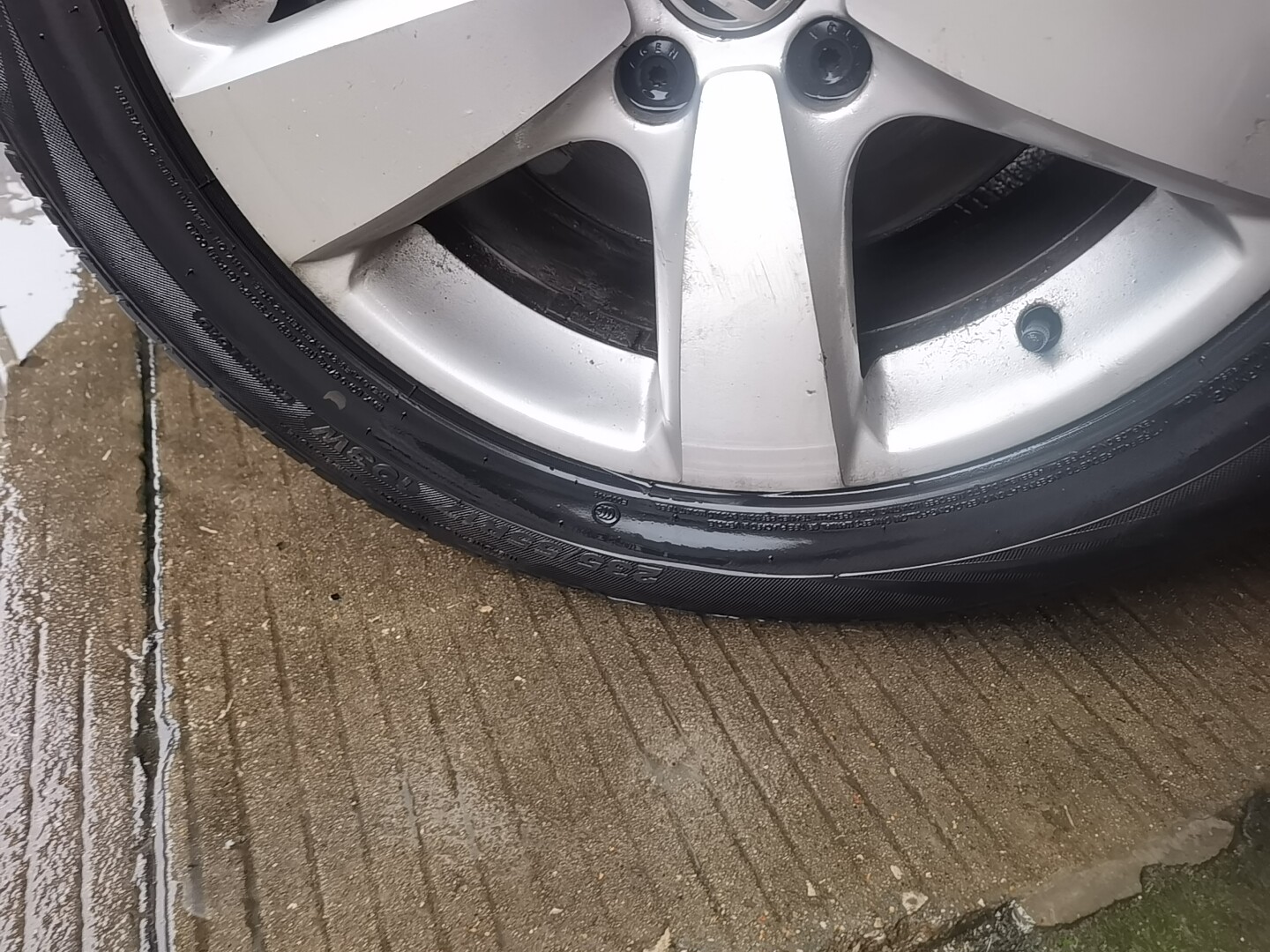 Volkswagen Tiguan 2010 car image #4