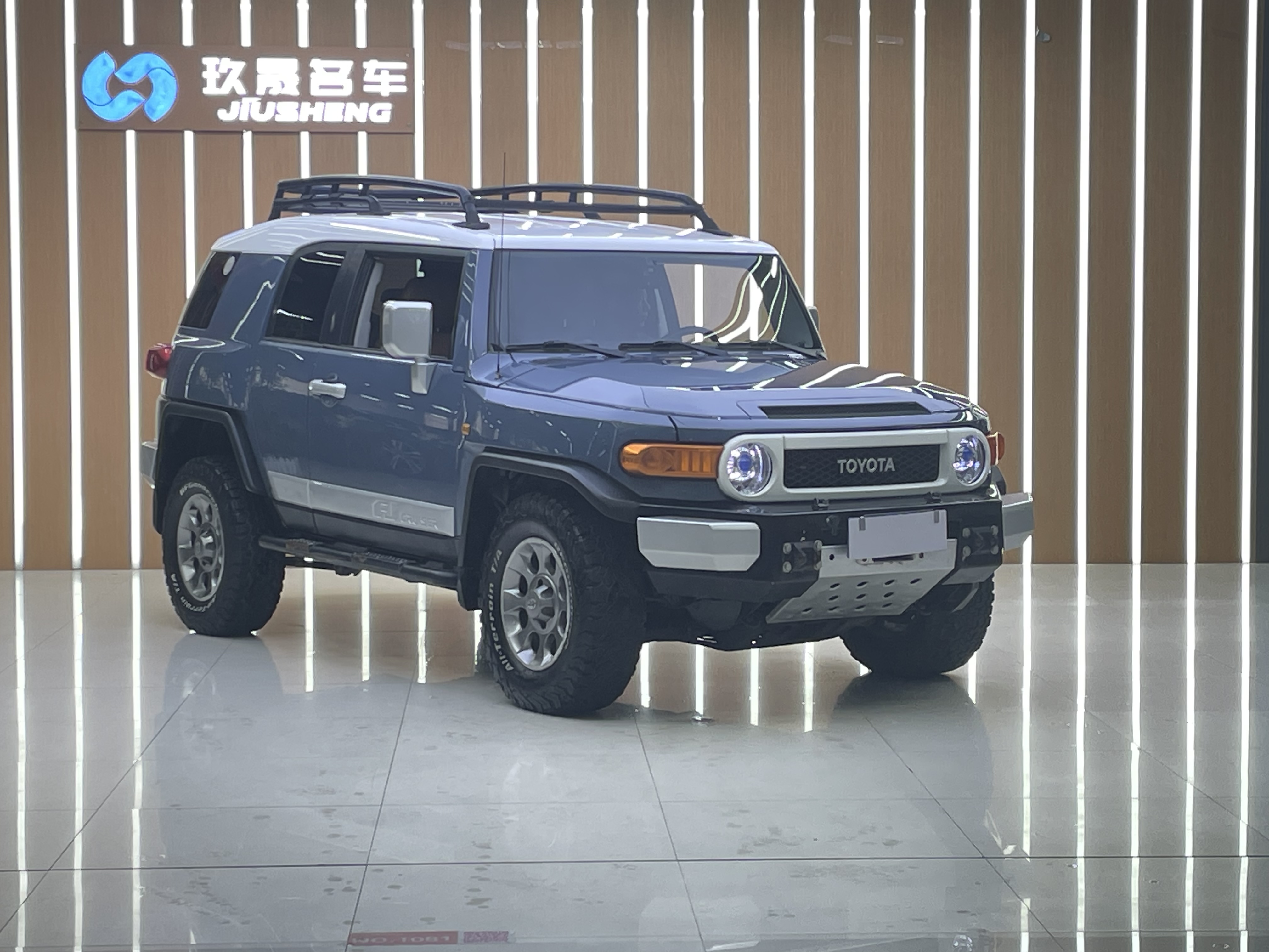 Toyota FJ Cruiser 2012 #4 Toyota FJ Cruiser 2012 car image #4